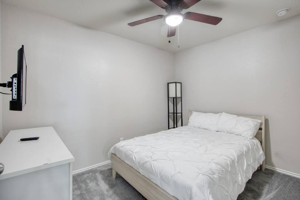 Holiday home Stylish, Cozy And Centrally Located Oasis.