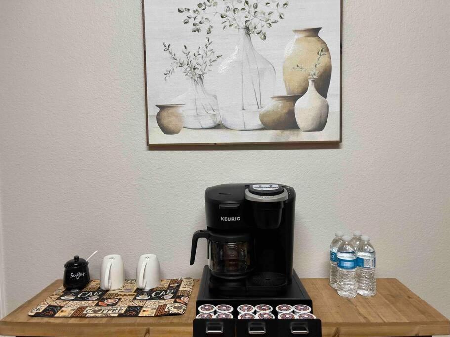 Stylish, Cozy And Centrally Located Oasis. Holiday home Houston