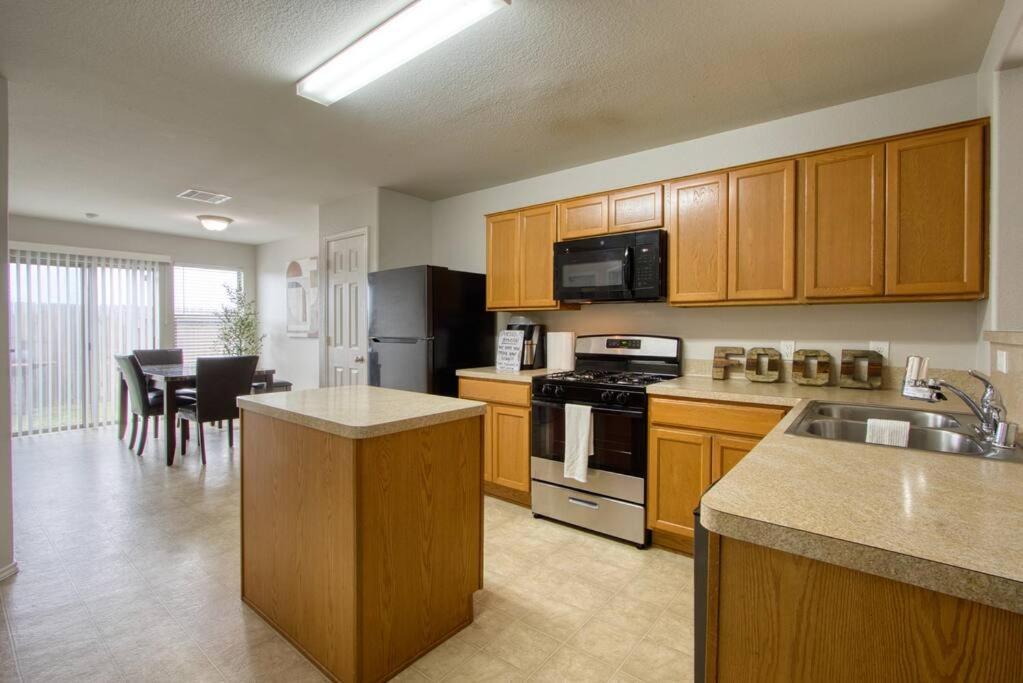 Stylish, Cozy And Centrally Located Oasis.