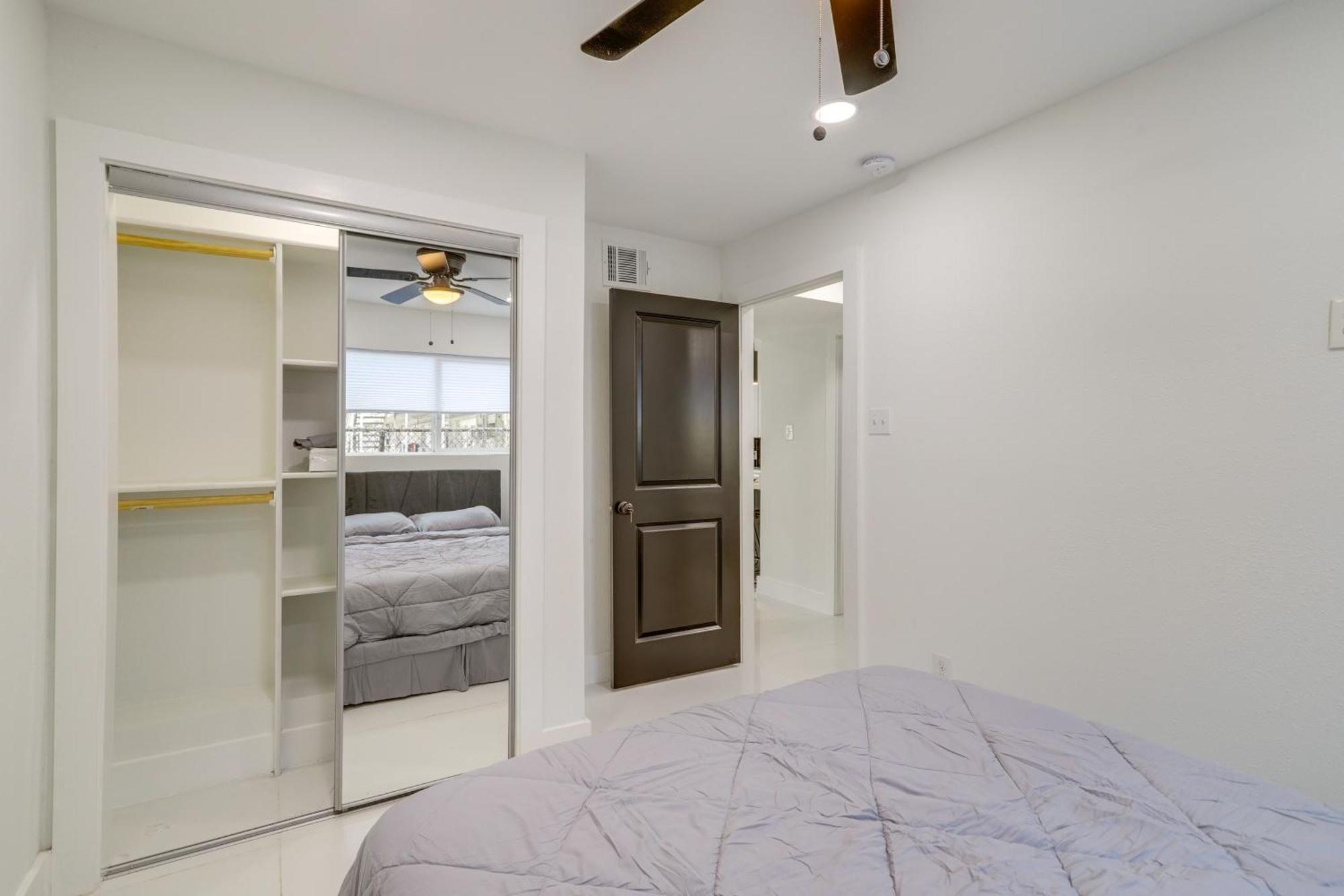 Close To And Downtown * Houston