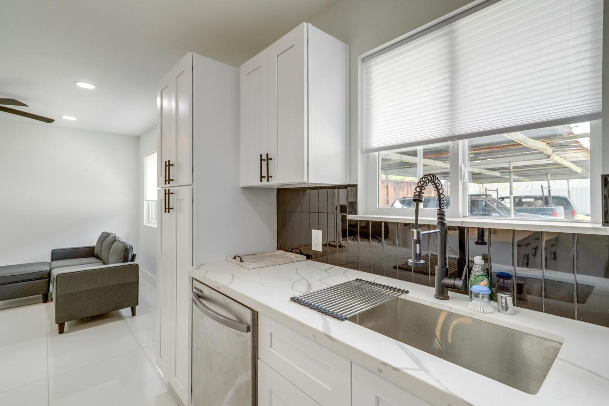 Apartment Close To And Downtown *