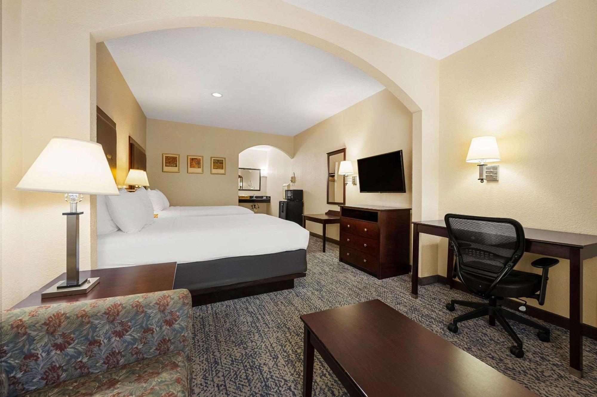 Quality & Hotel 3*