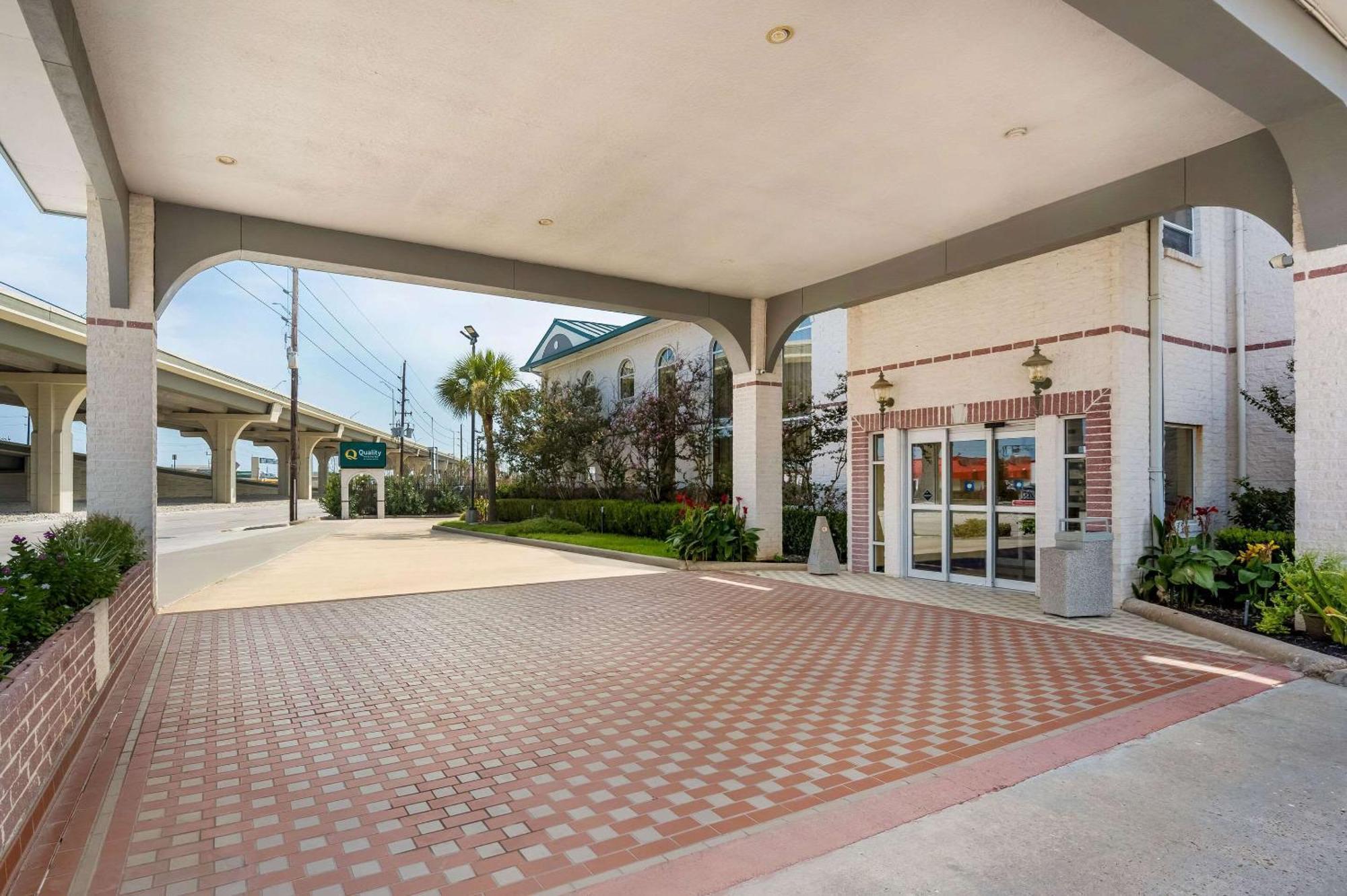Quality & Hotel Houston