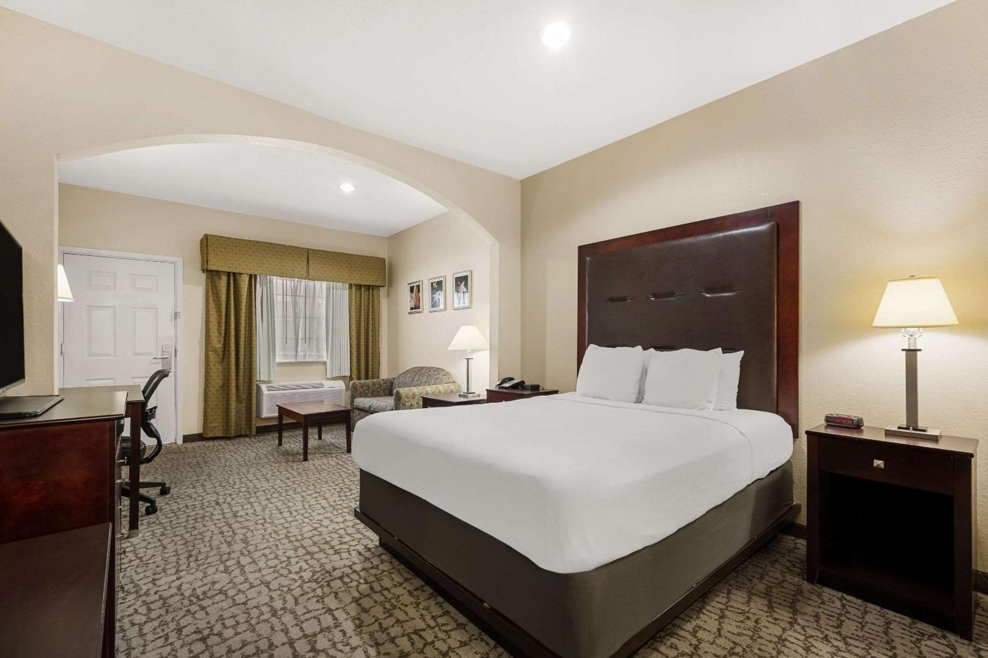 Quality & Hotel 3*