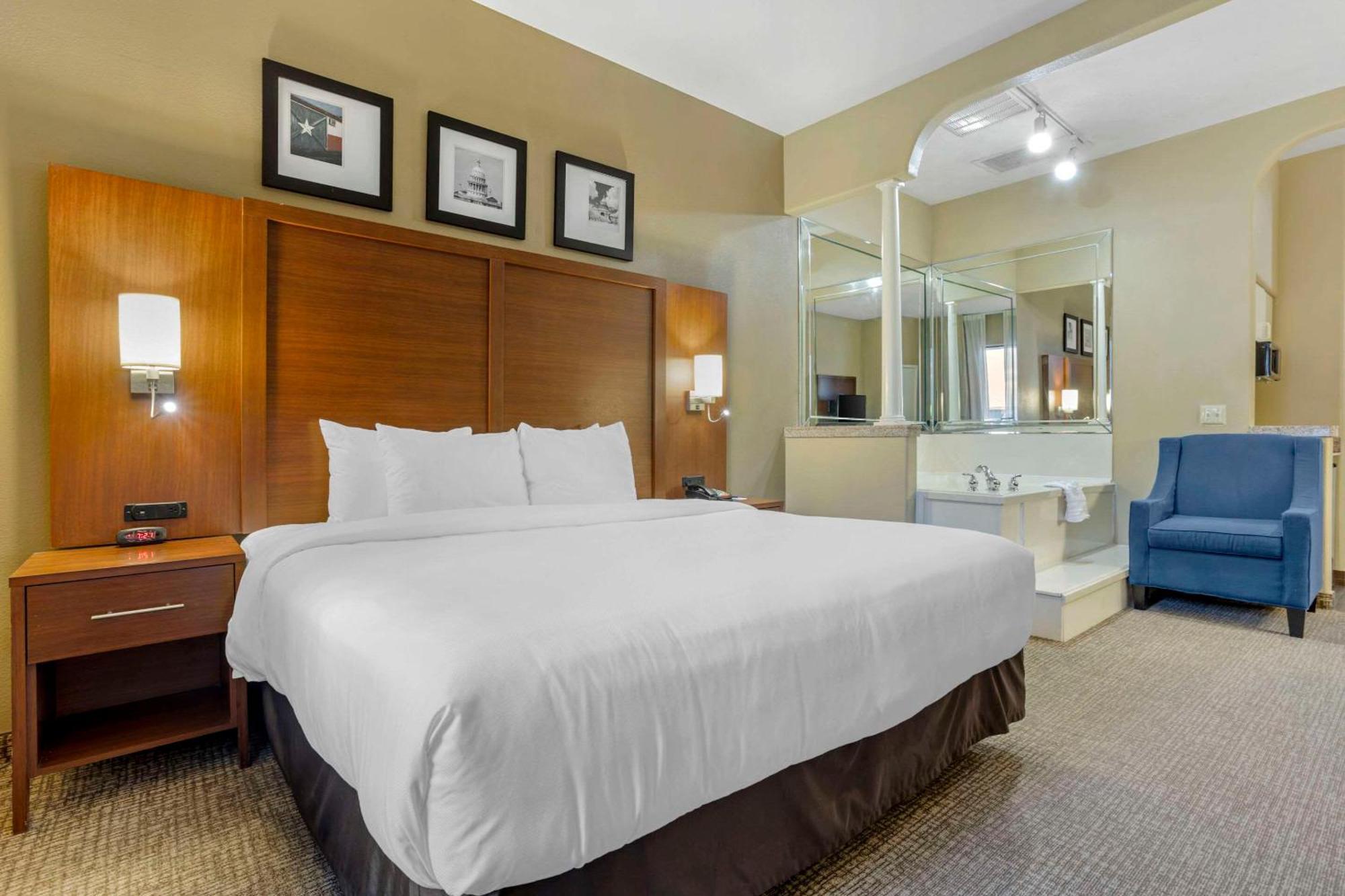 Hotel Comfort Nw - Vintage Park 3*