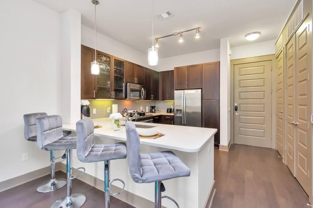 U1 Penthouse Downtown 1br 1bth Book Now!