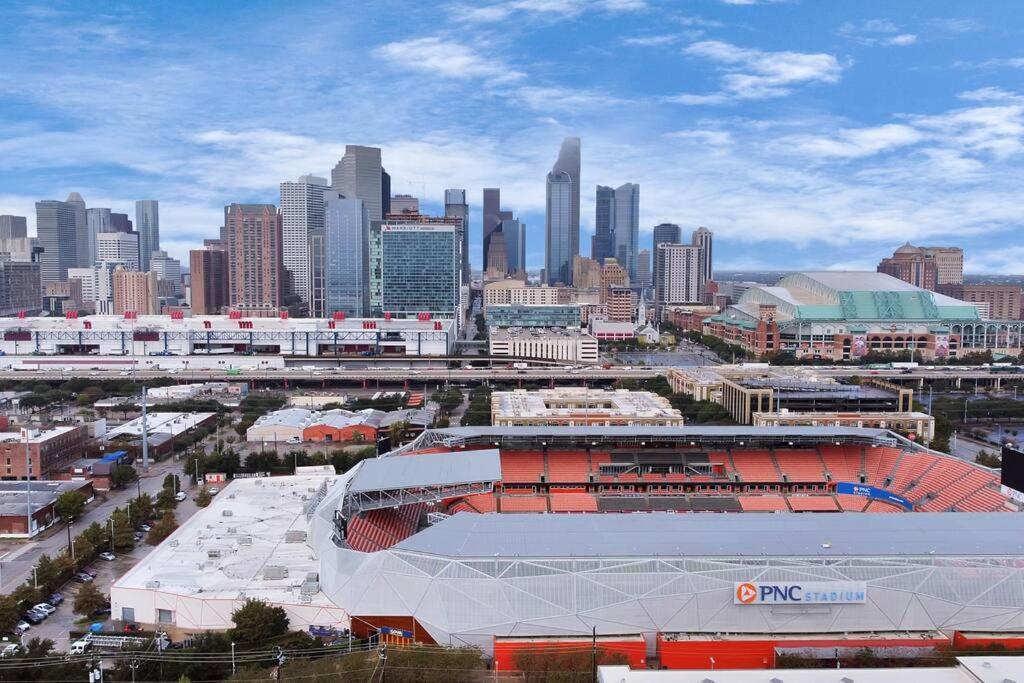 U1 Penthouse Downtown 1br 1bth Book Now! *
