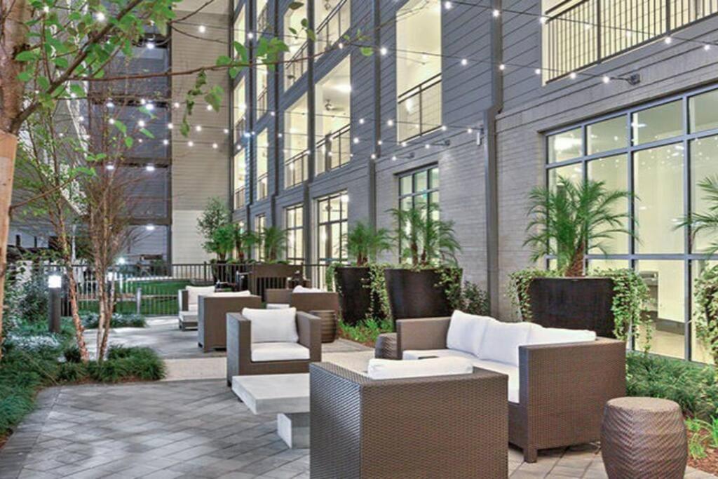 U1 Penthouse Downtown 1br 1bth Book Now! * Houston