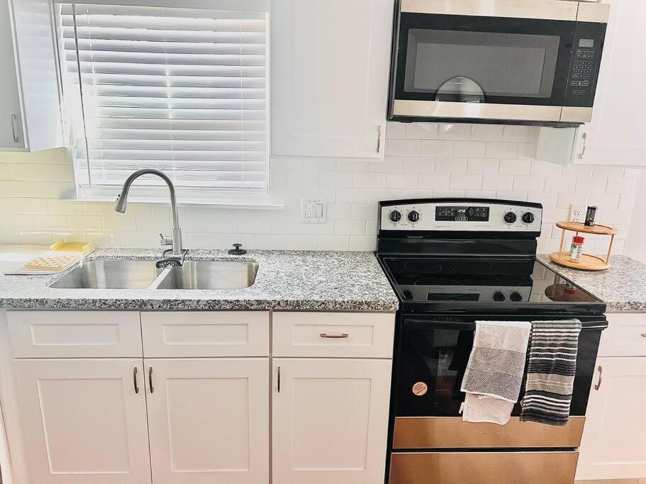 3 Bedroom Luxury Near Downtown