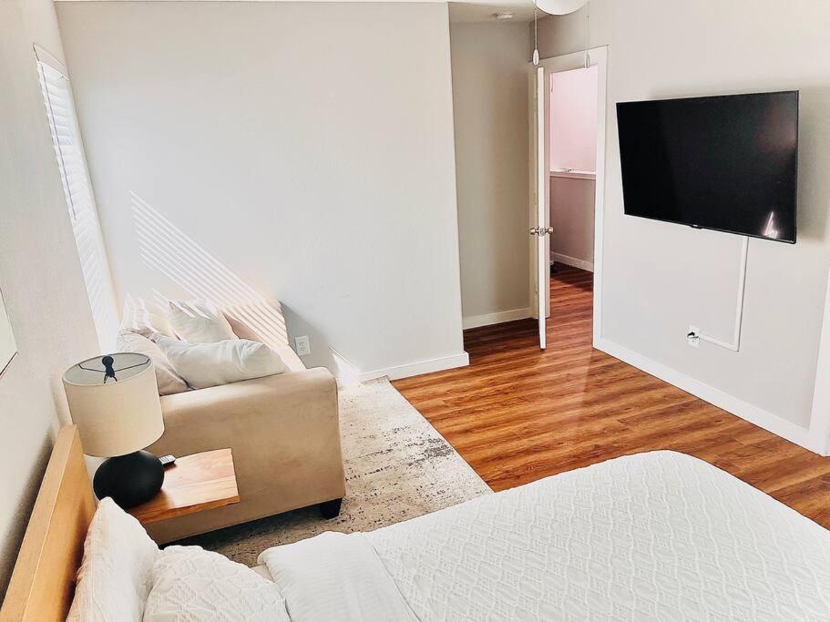 3 Bedroom Luxury Near Downtown Holiday home Houston