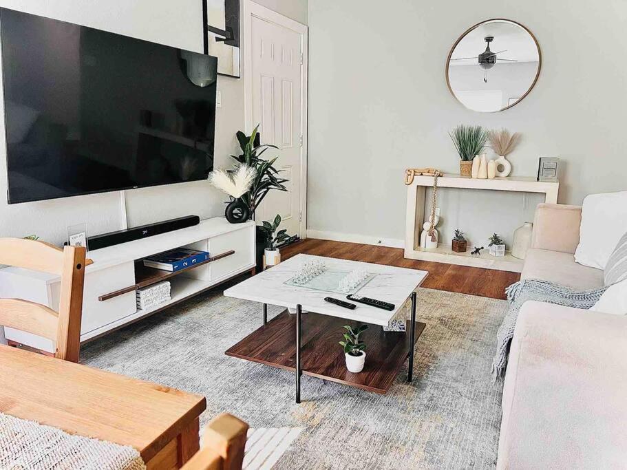 3 Bedroom Luxury Near Downtown Holiday home