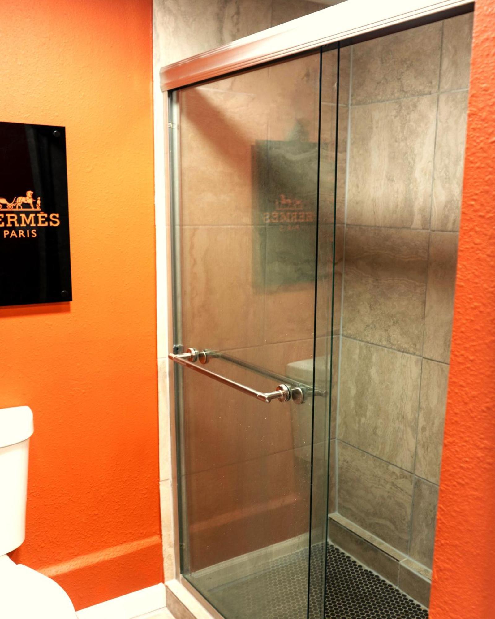 Apartment Stylish Gawdy Den With Fast Wifi 2 Minutes From Downtown Houston!