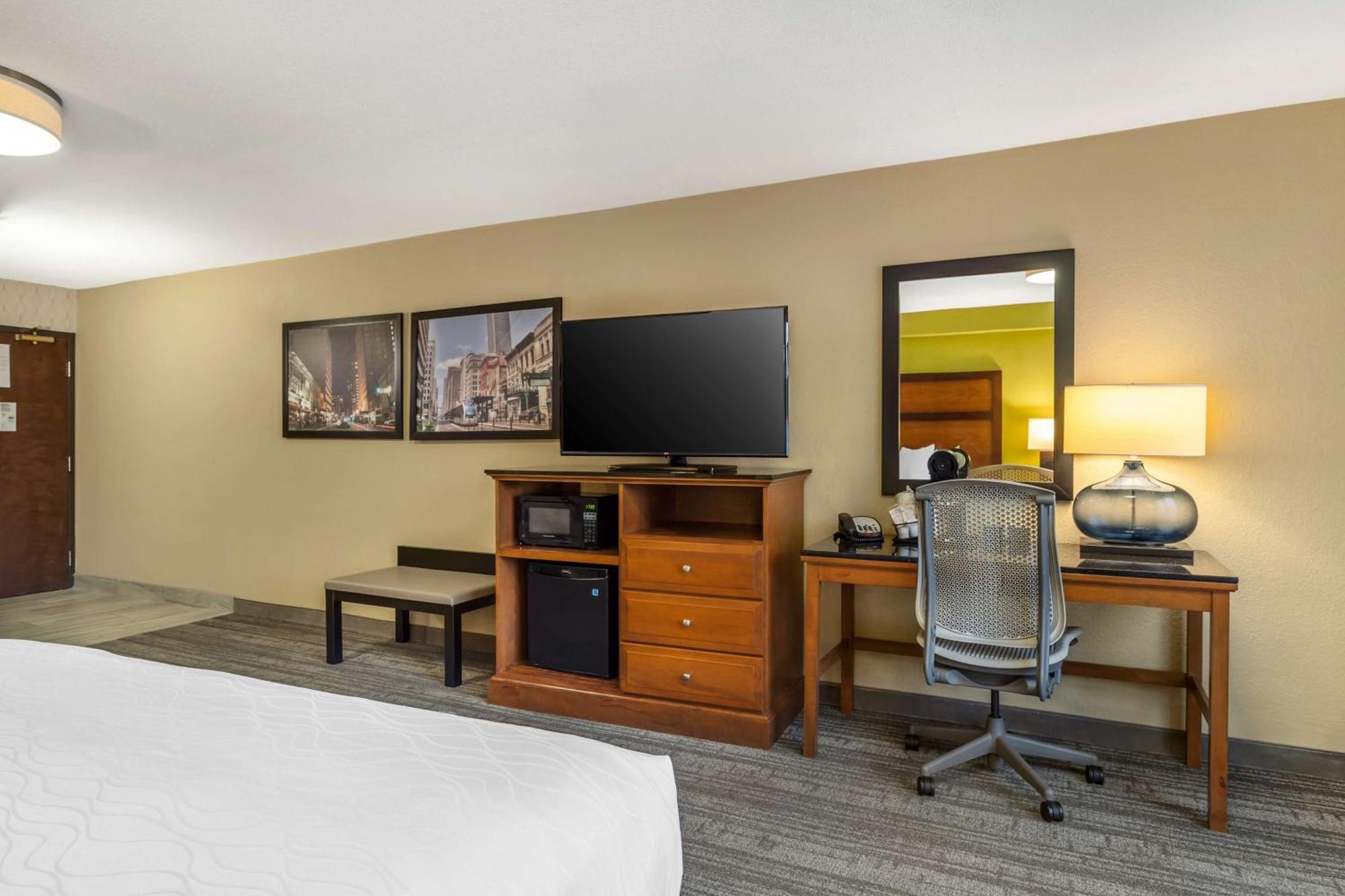 Hotel Western Energy Corridor