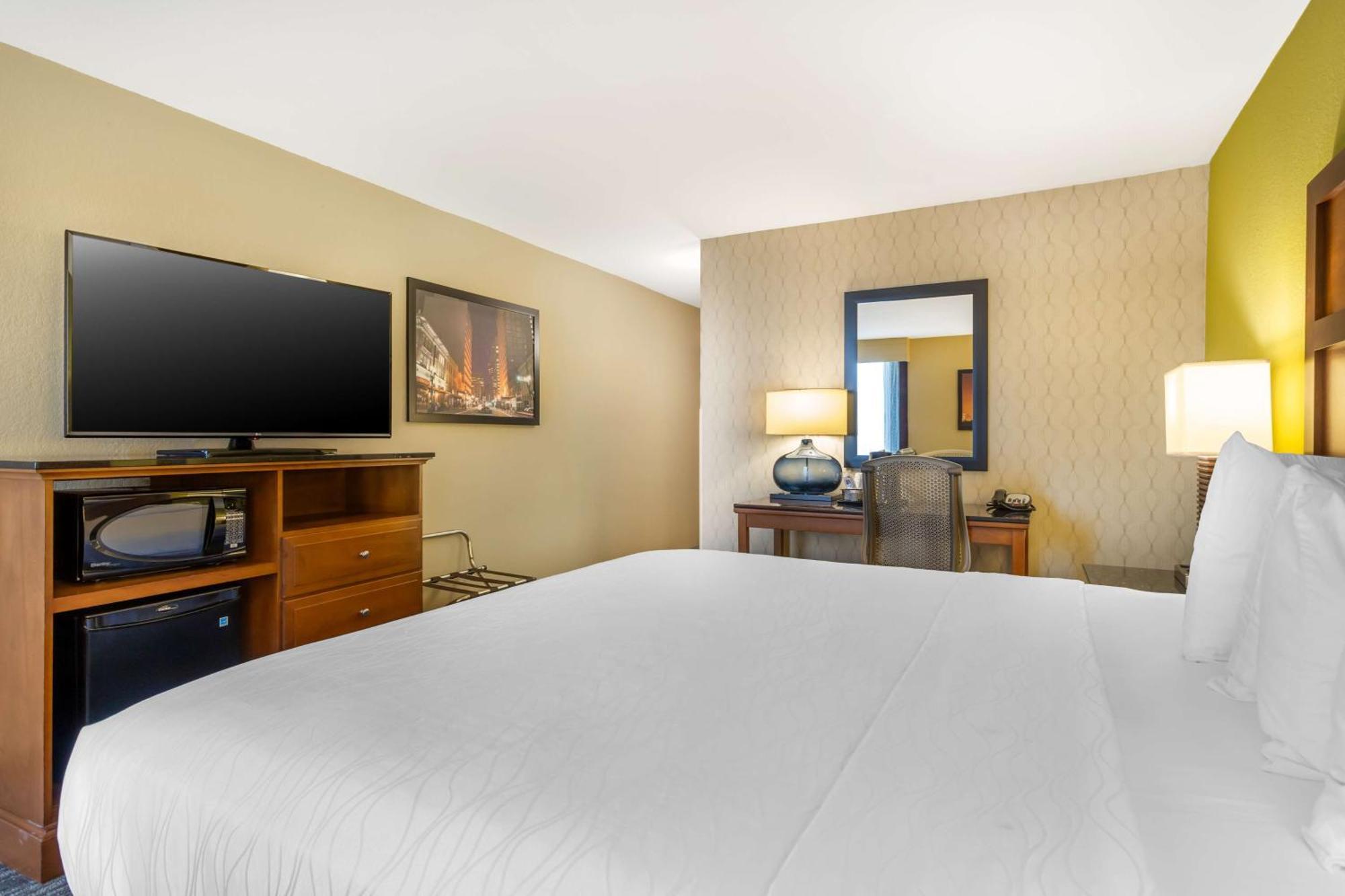 Western Energy Corridor Hotel 3*