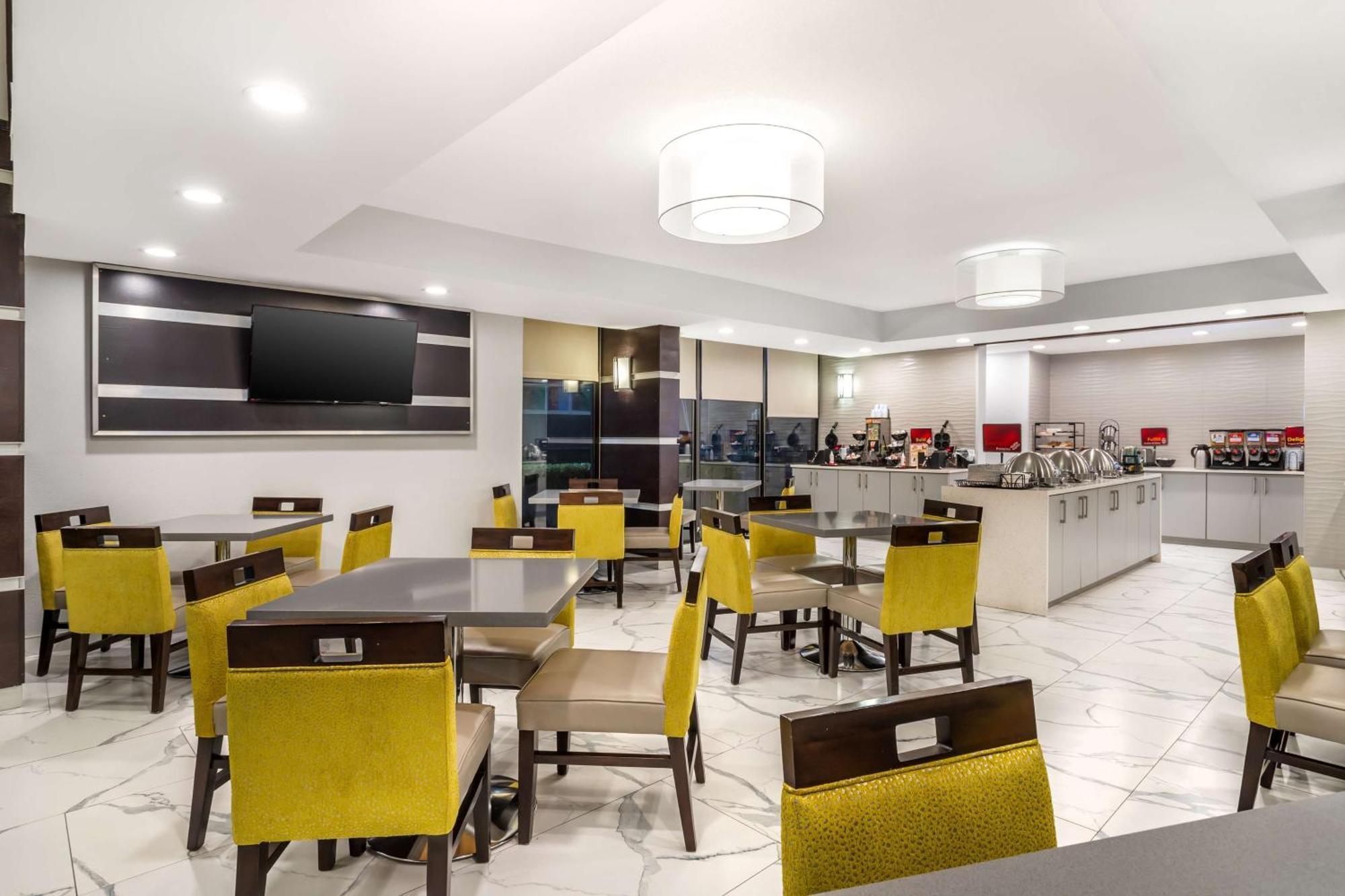 Hotel Western Energy Corridor