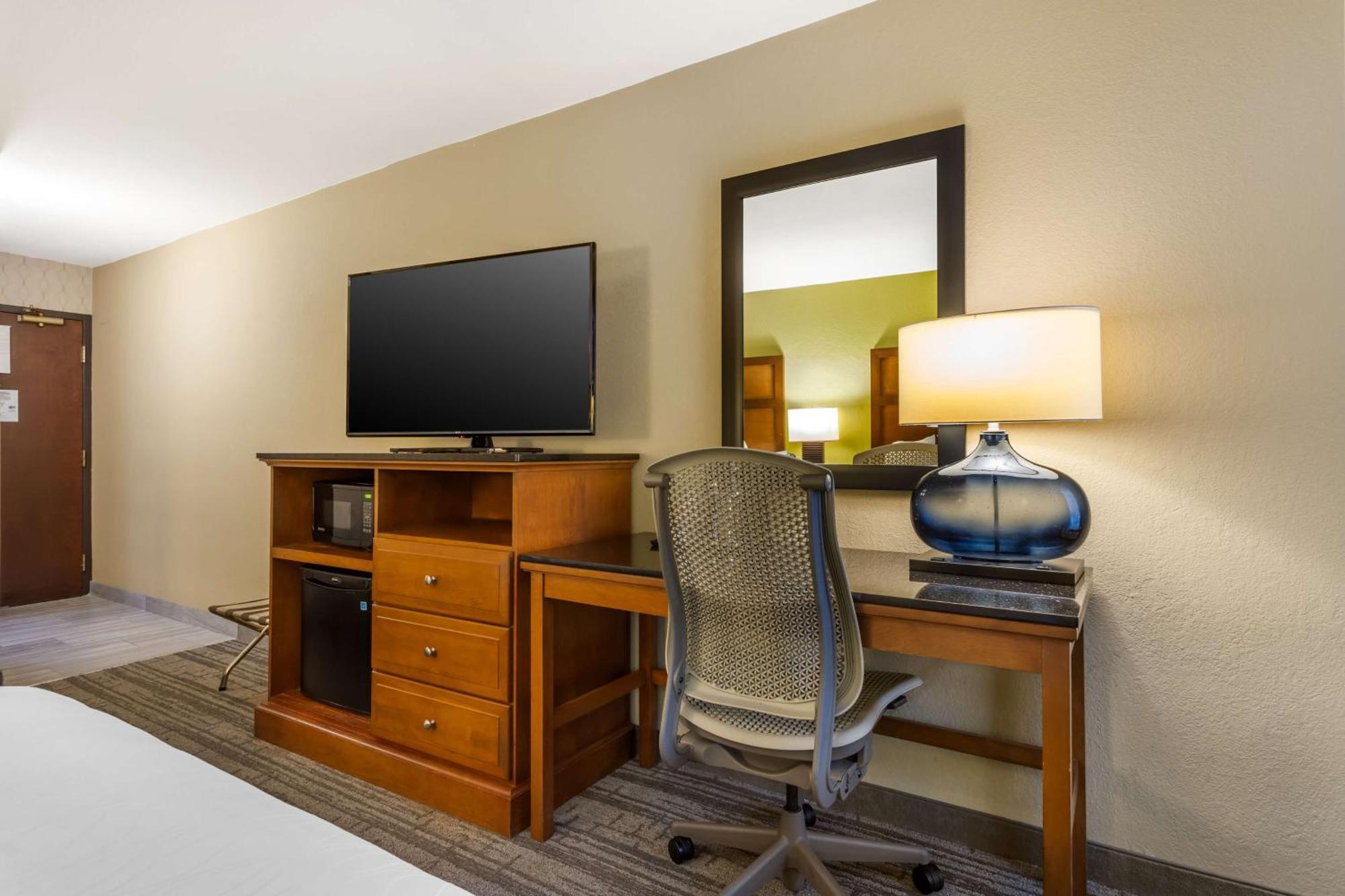 Western Energy Corridor 3* Houston