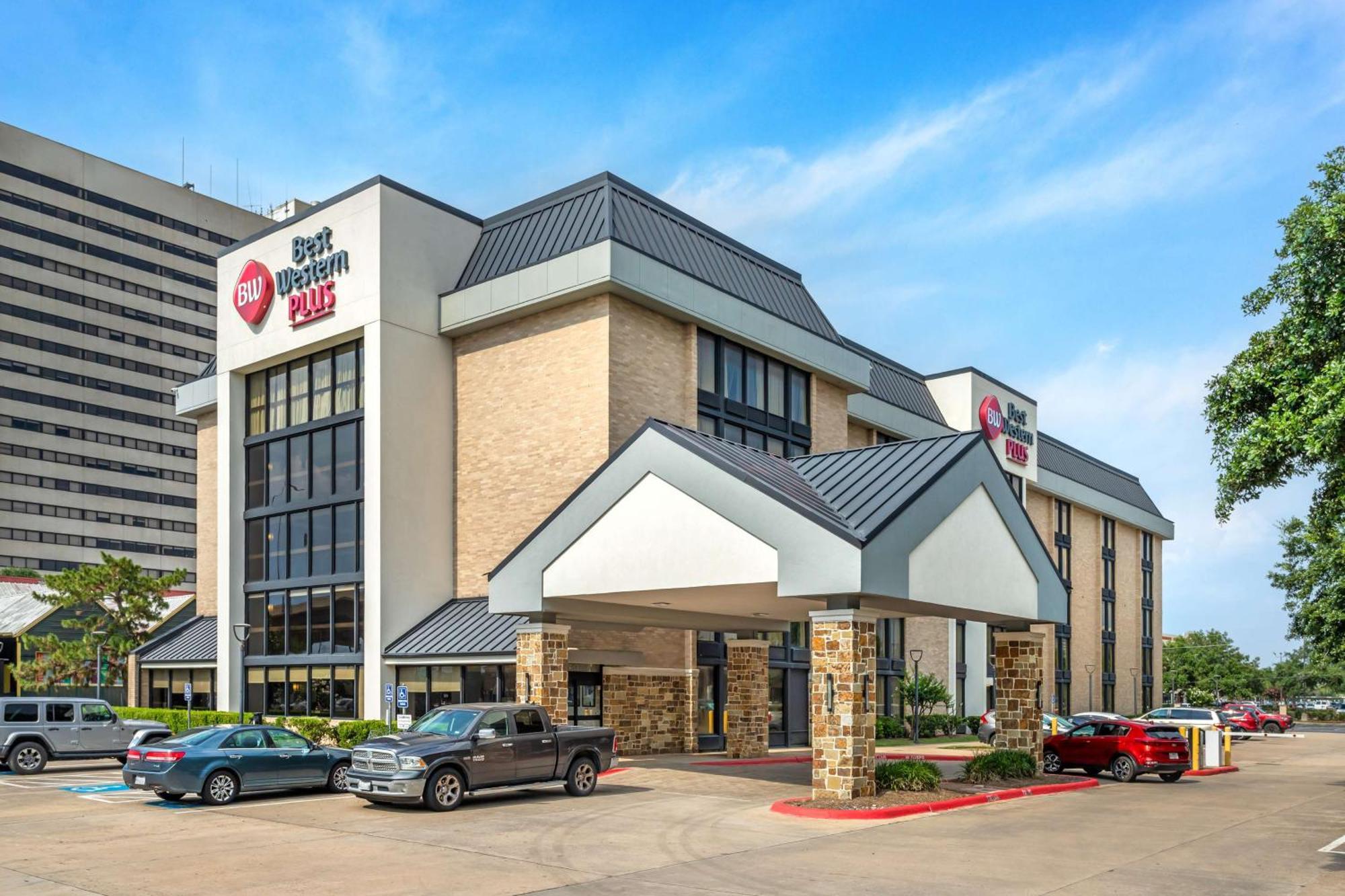 Western Energy Corridor Hotel 3*