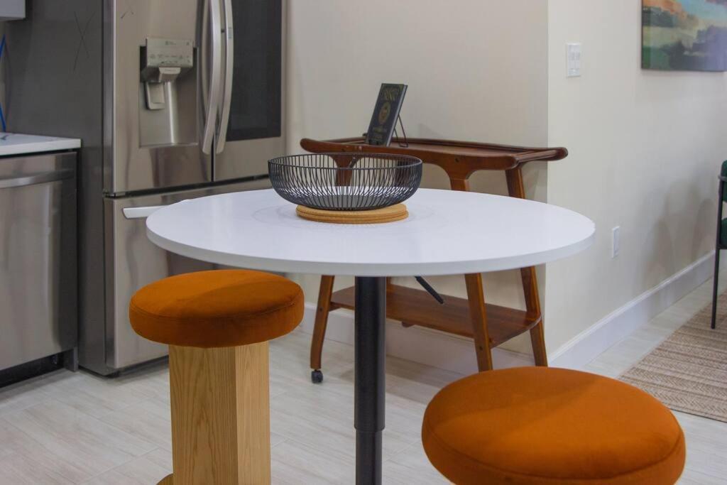 Hideaway With King Bed, Games, Prime Location * Houston