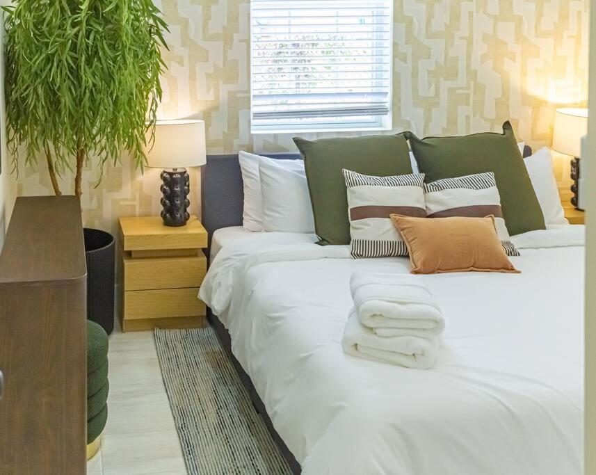 Hideaway With King Bed, Games, Prime Location Holiday home