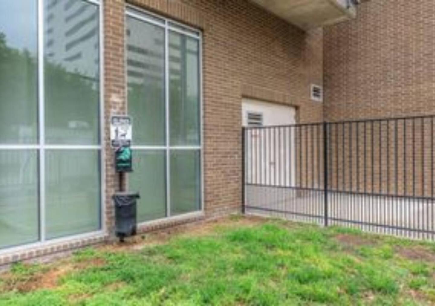 Apartment Elite Downtown Poolside Oasis *