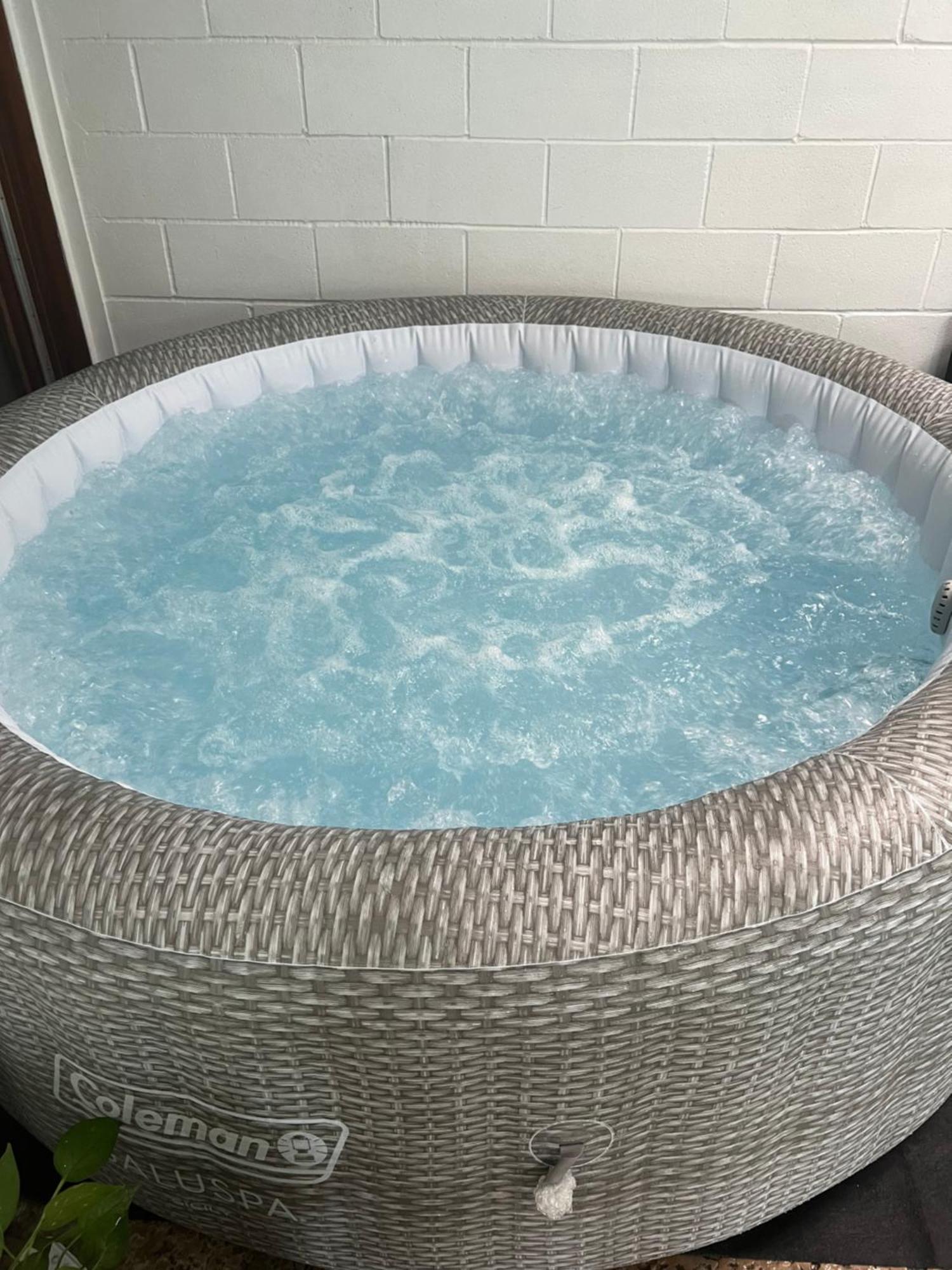 Indoor Heated Pool, Hot Tub And Steam Holiday home