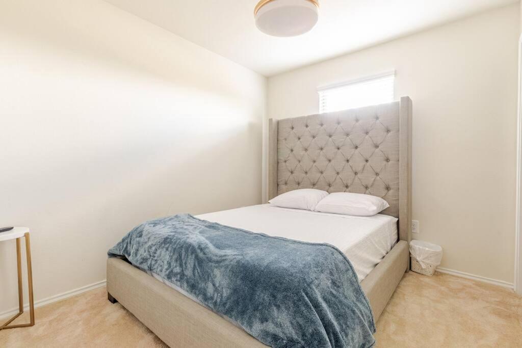 Holiday home N-e-g House - Near David Wayne Hooks Airport Houston