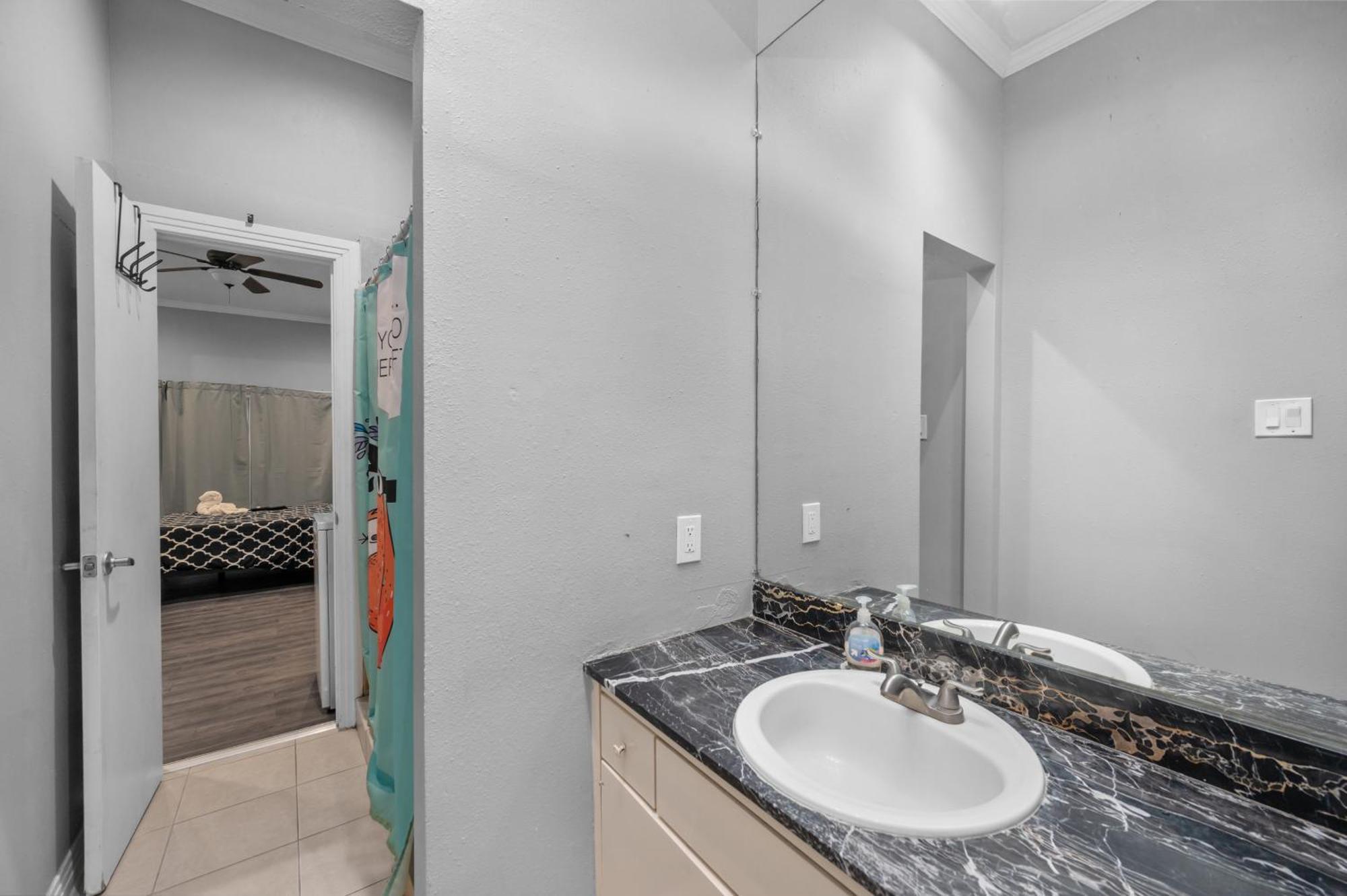 Apartment Trendy Montrose 1br