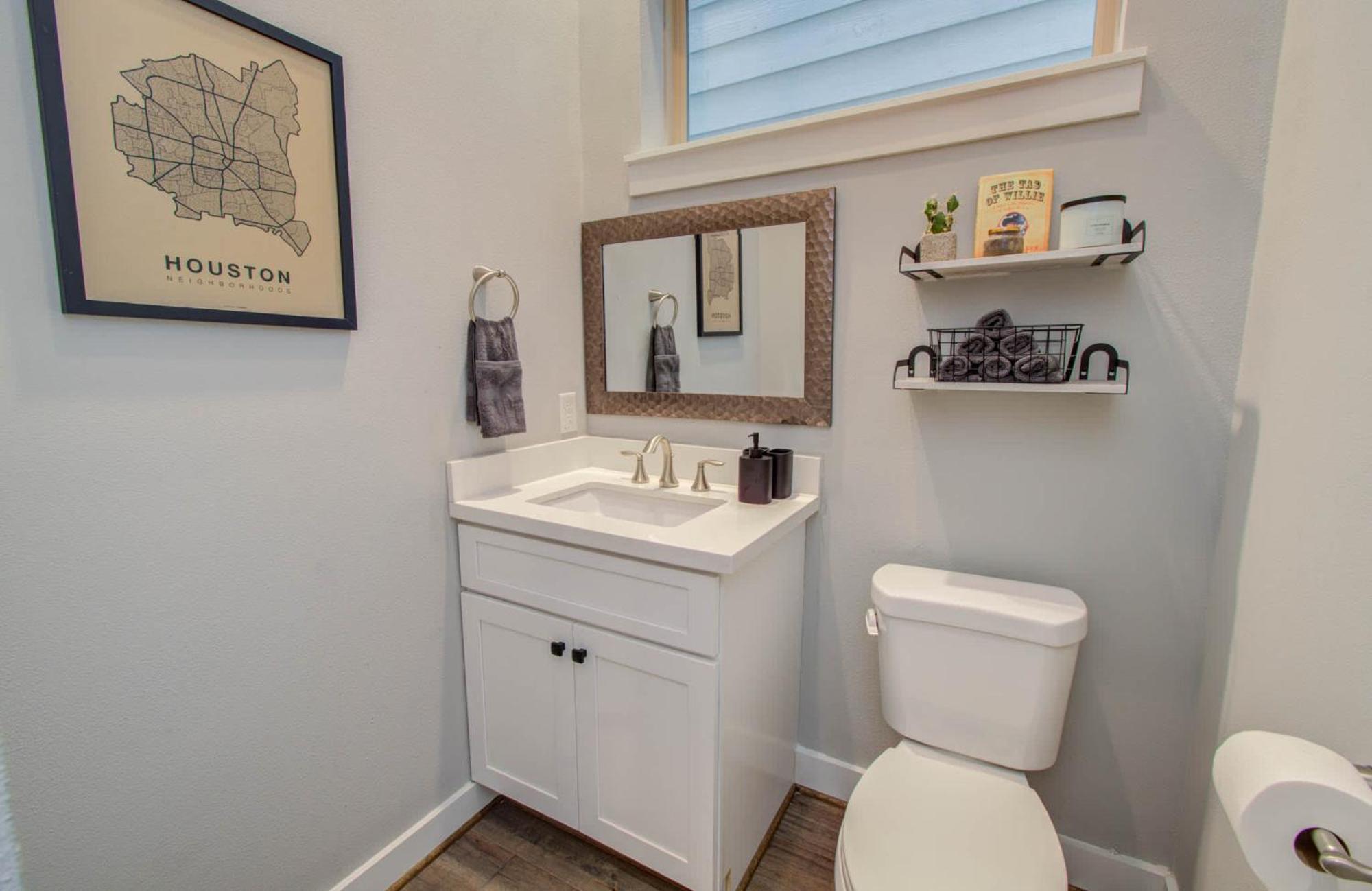 Holiday home Modern Luxury 3-bd Mins To Dt W Rooftop *