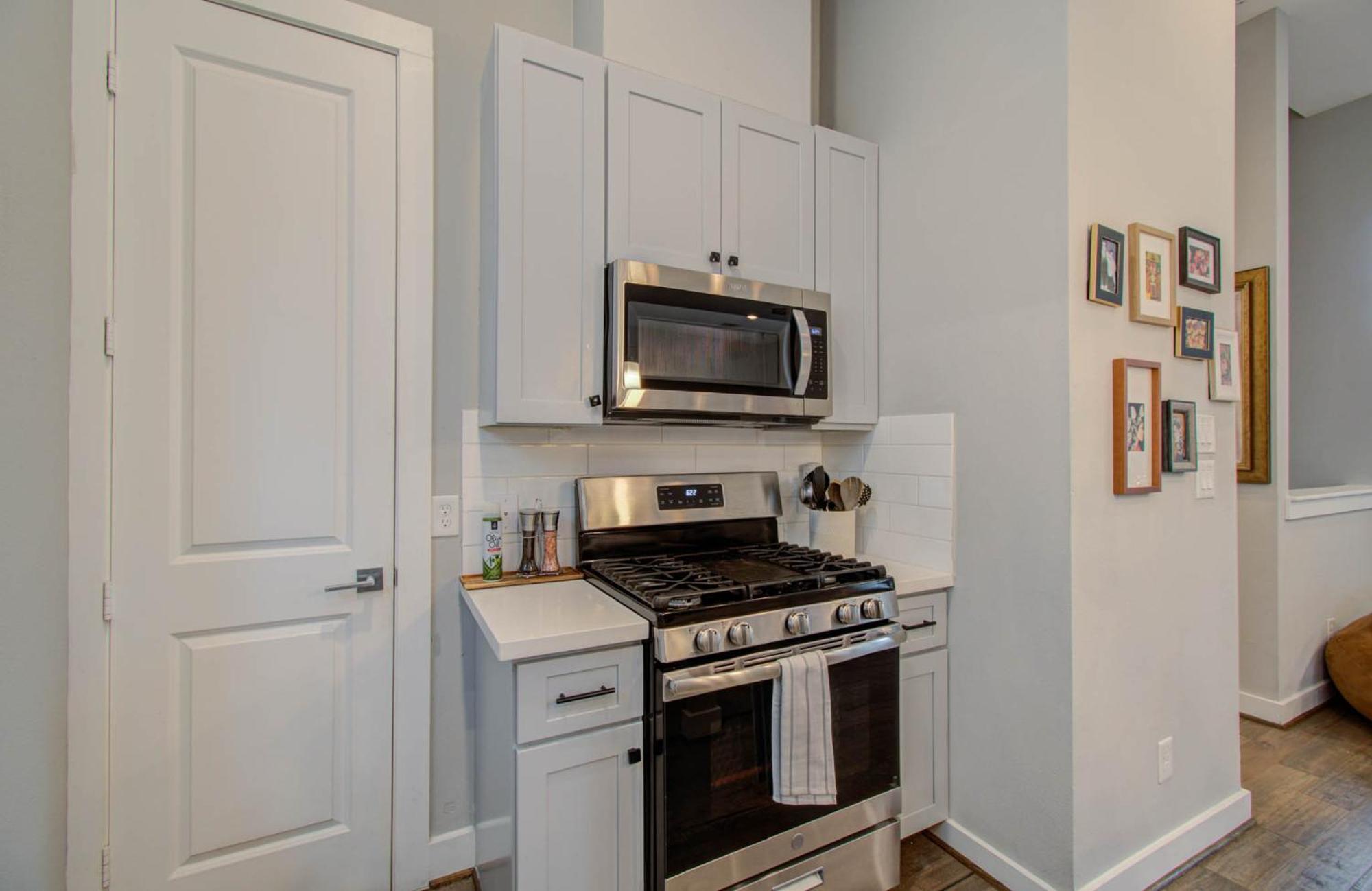 Modern Luxury 3-bd Mins To Dt W Rooftop * Houston