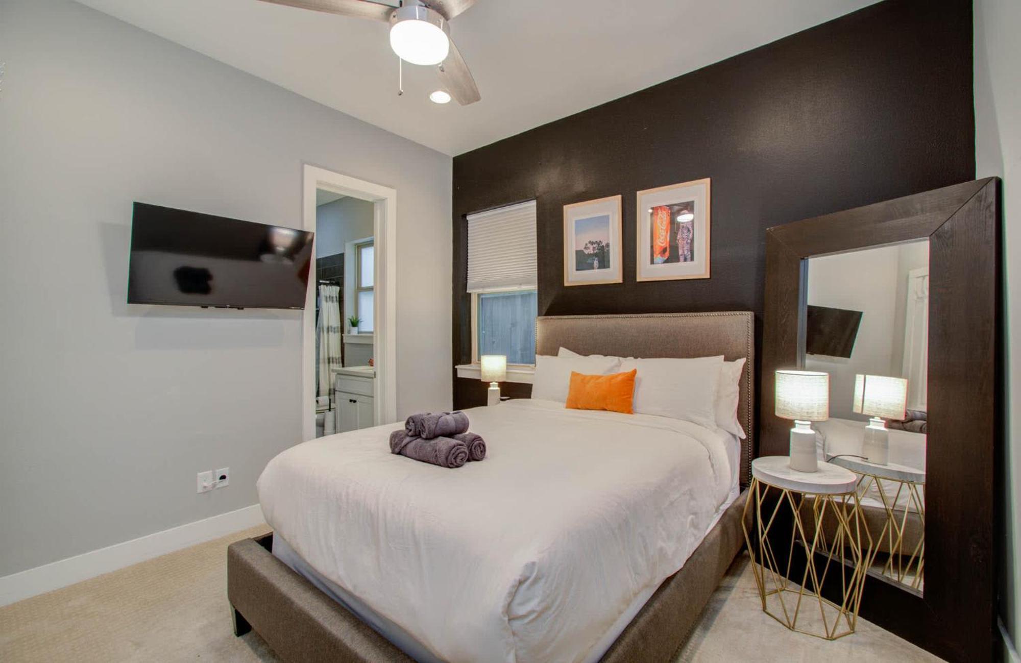 Holiday home Modern Luxury 3-bd Mins To Dt W Rooftop