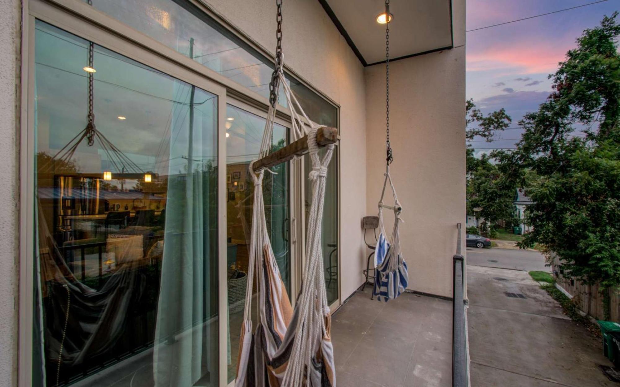 Holiday home Modern Luxury 3-bd Mins To Dt W Rooftop *