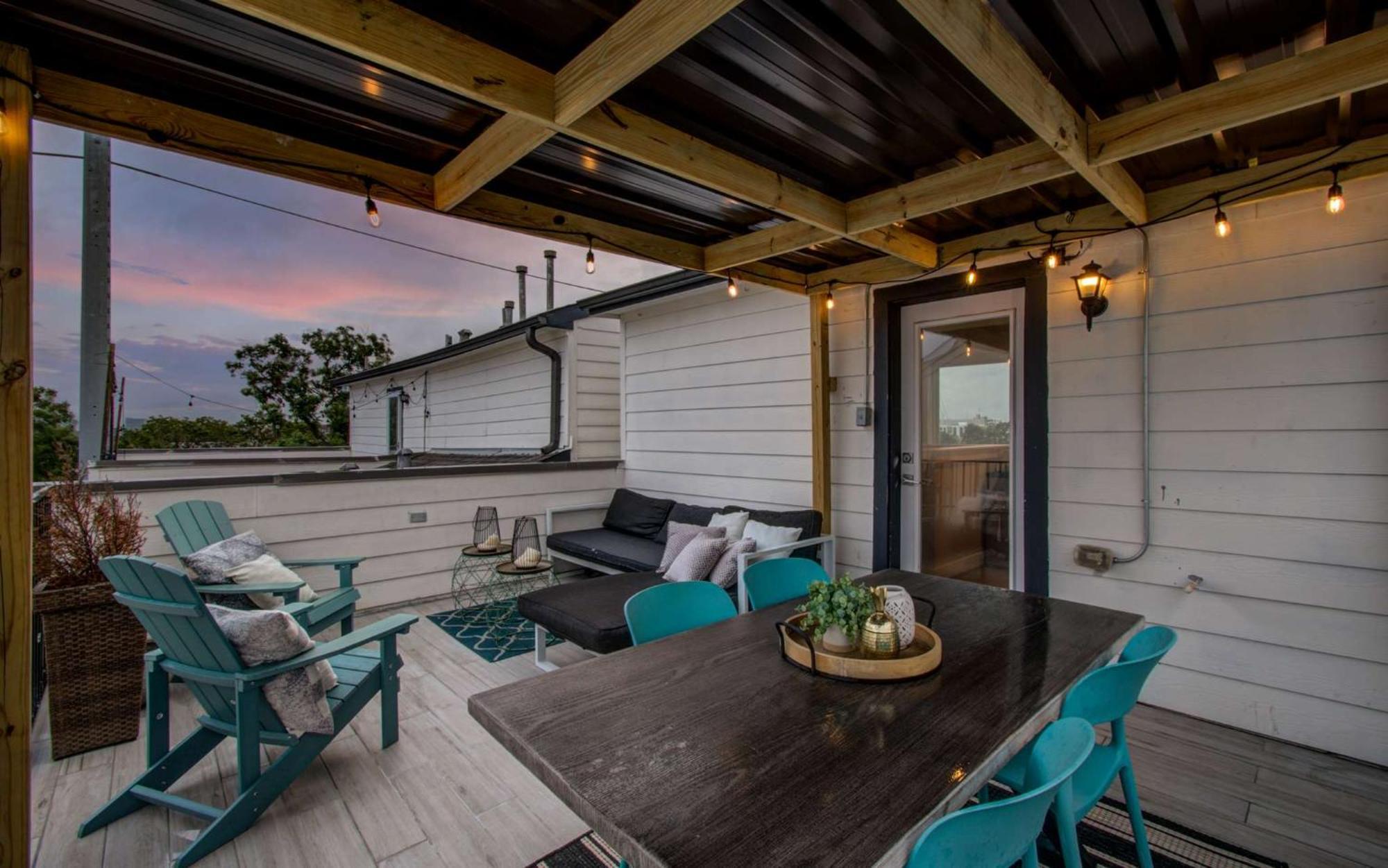 Holiday home Modern Luxury 3-bd Mins To Dt W Rooftop
