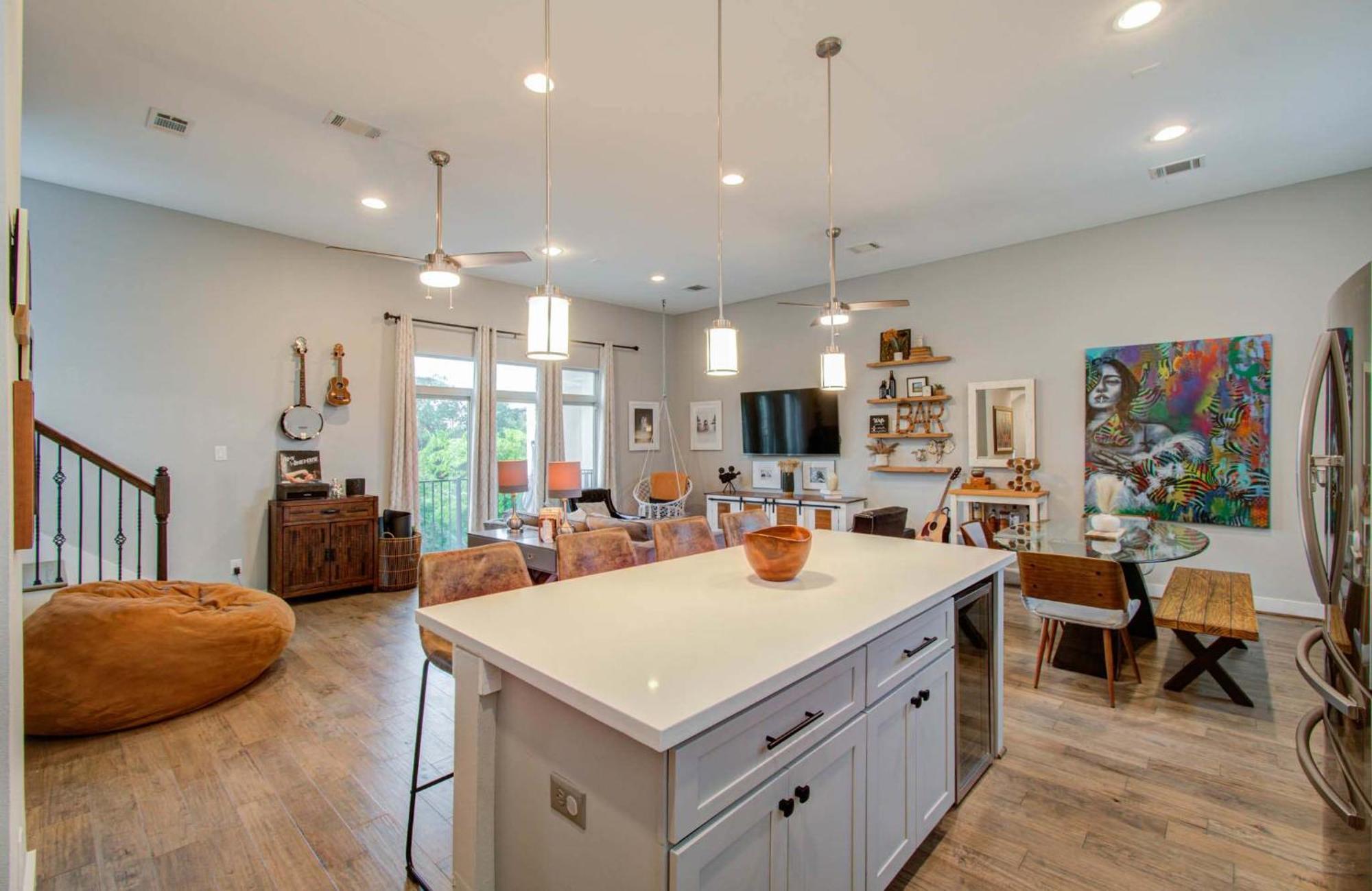 Holiday home Modern Luxury 3-bd Mins To Dt W Rooftop *
