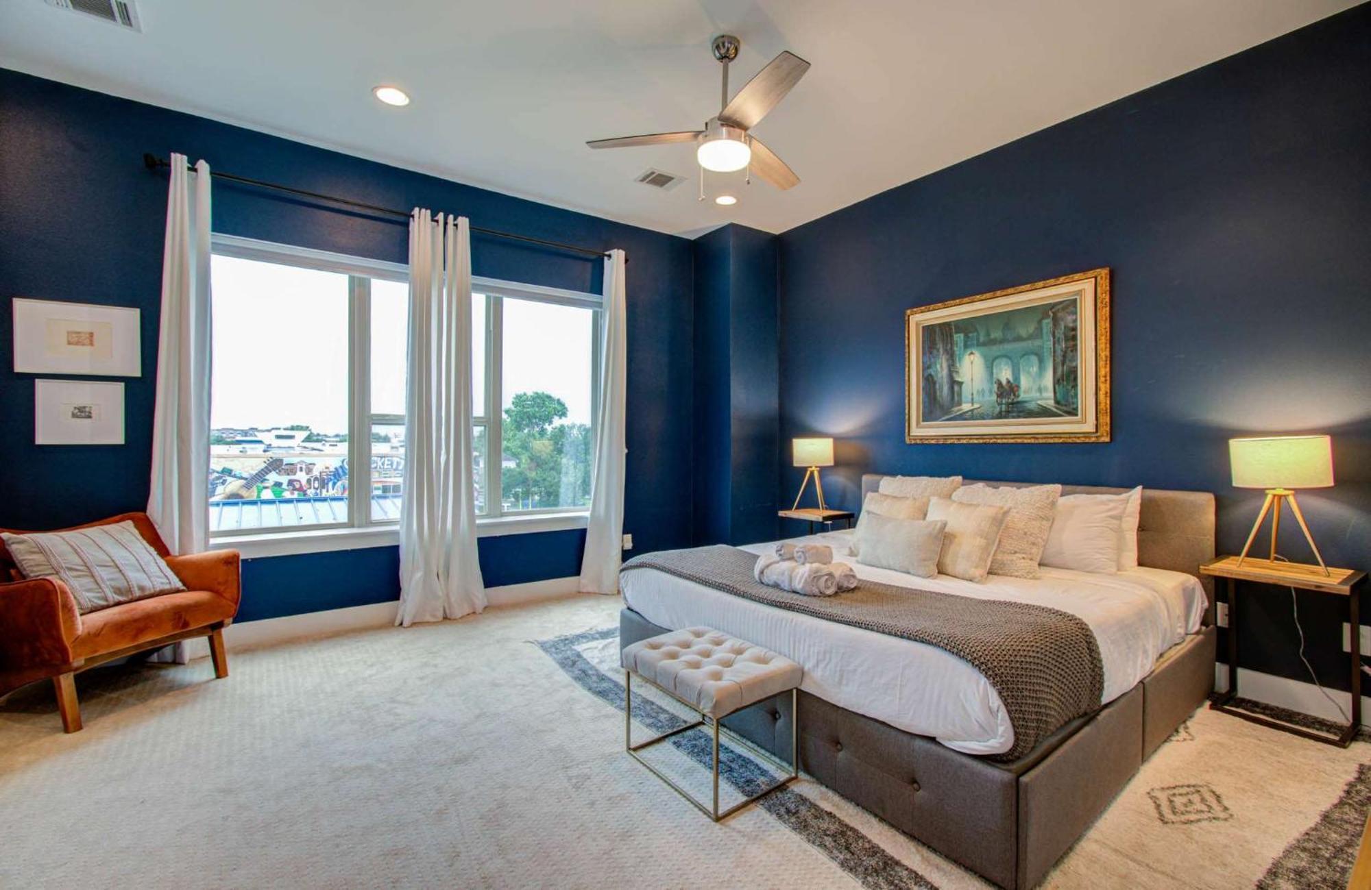 Modern Luxury 3-bd Mins To Dt W Rooftop Houston