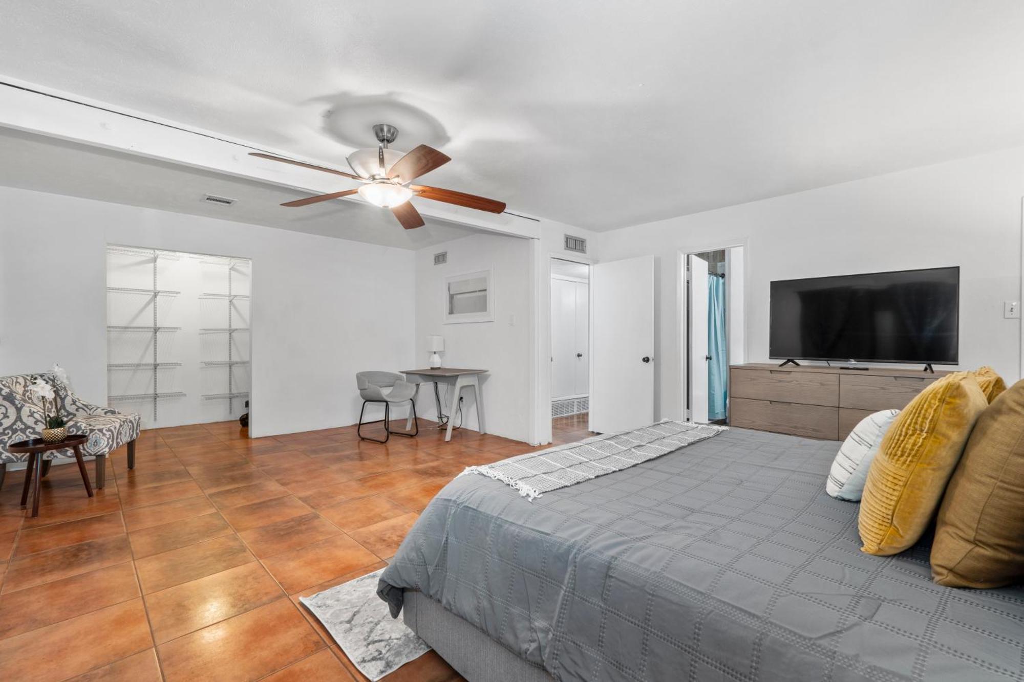 3 Bed With Luxury Hot Tub, Deck, Wifi And Arcade Games Houston