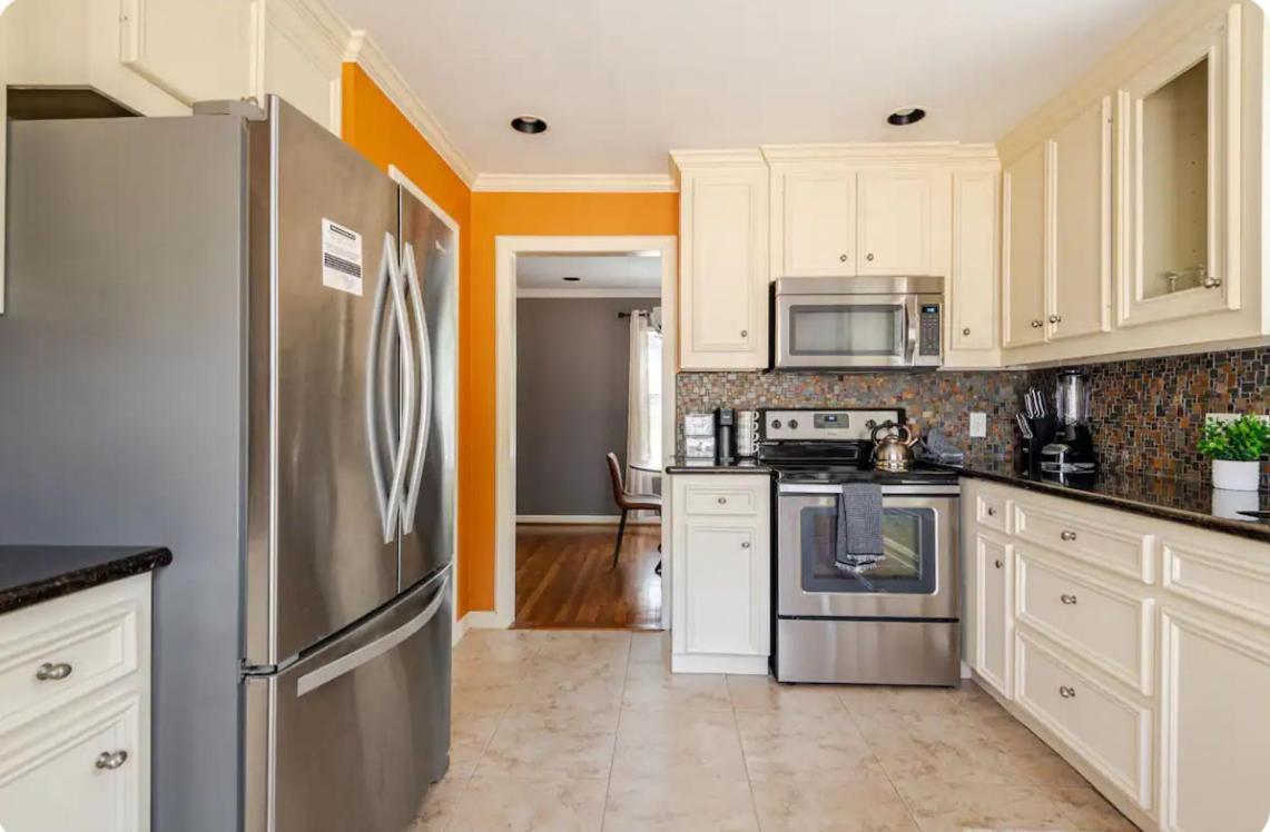 Apartment 3bed2bath Getaway Near Sports, Shops And Midtown