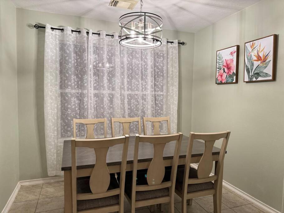Deja Vu Near Med Center Downtown And Nrg Holiday home *