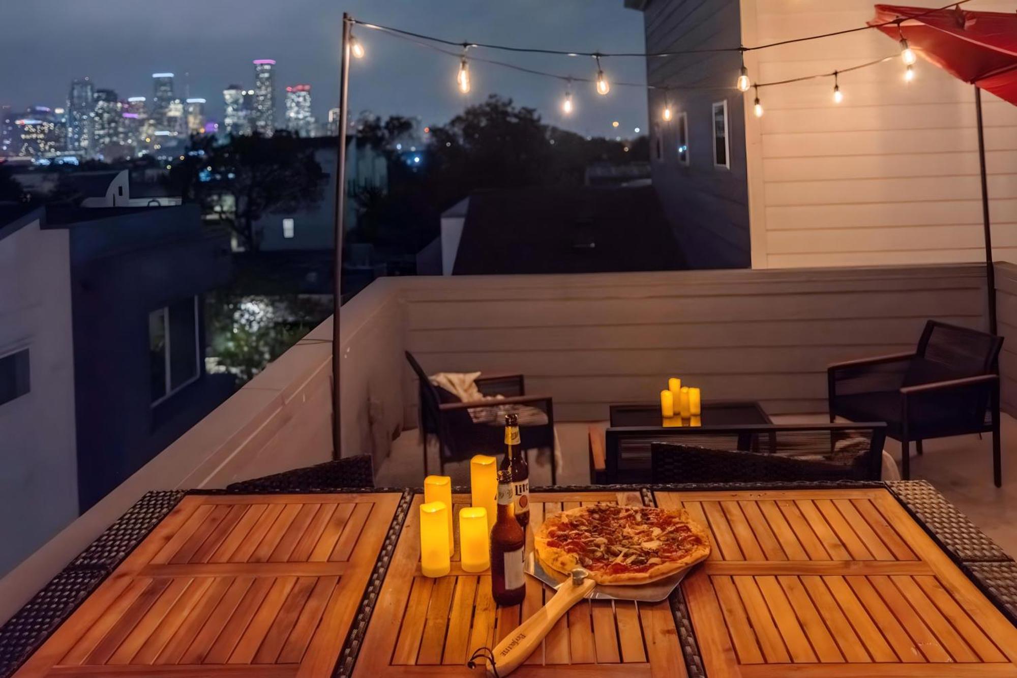 Holiday home Private Rooftop In Houston's Downtown! Pizza Oven And Skyline Views