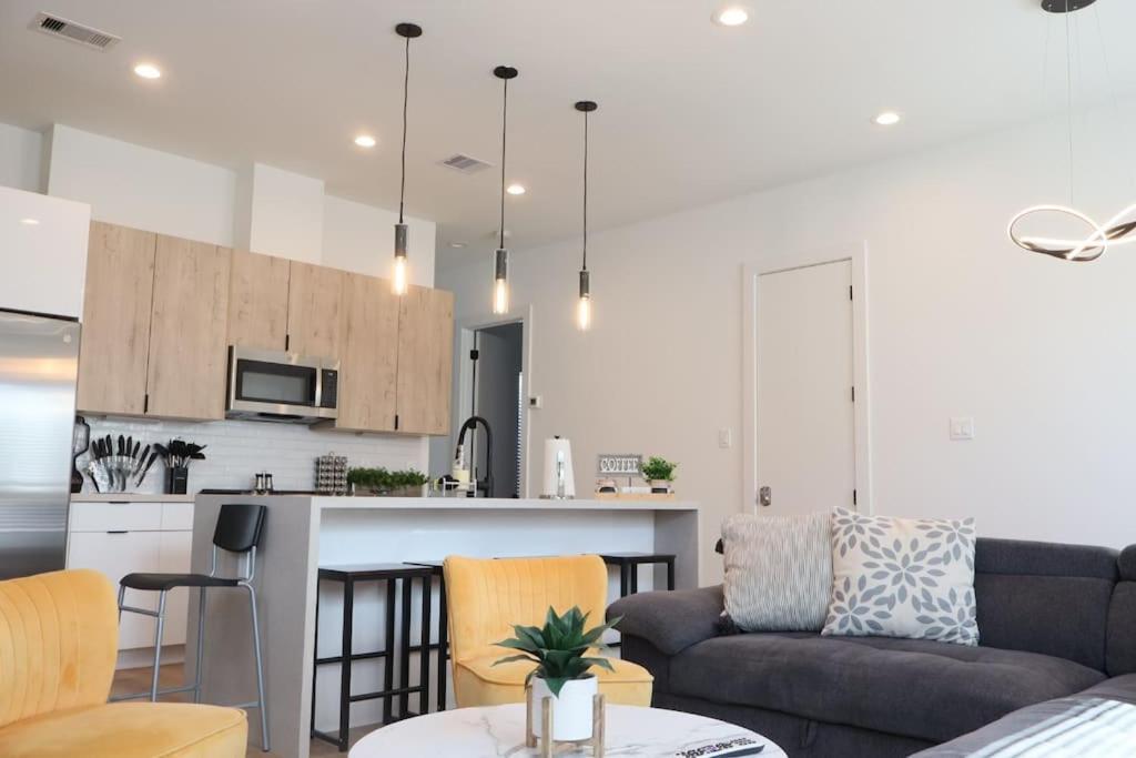 Holiday home 4bd Urban Retreat Prime Location