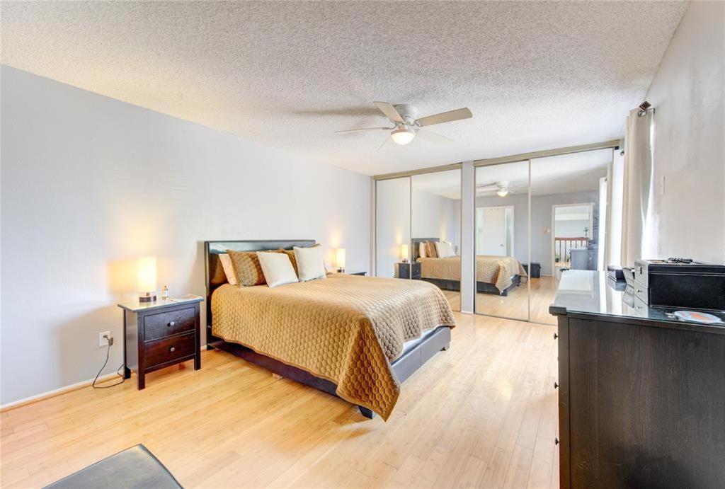Single Cozy Heart Of Htx