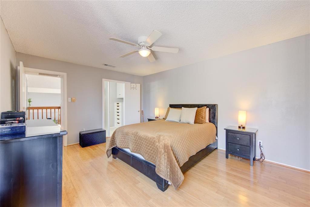 Single Cozy Heart Of Htx *