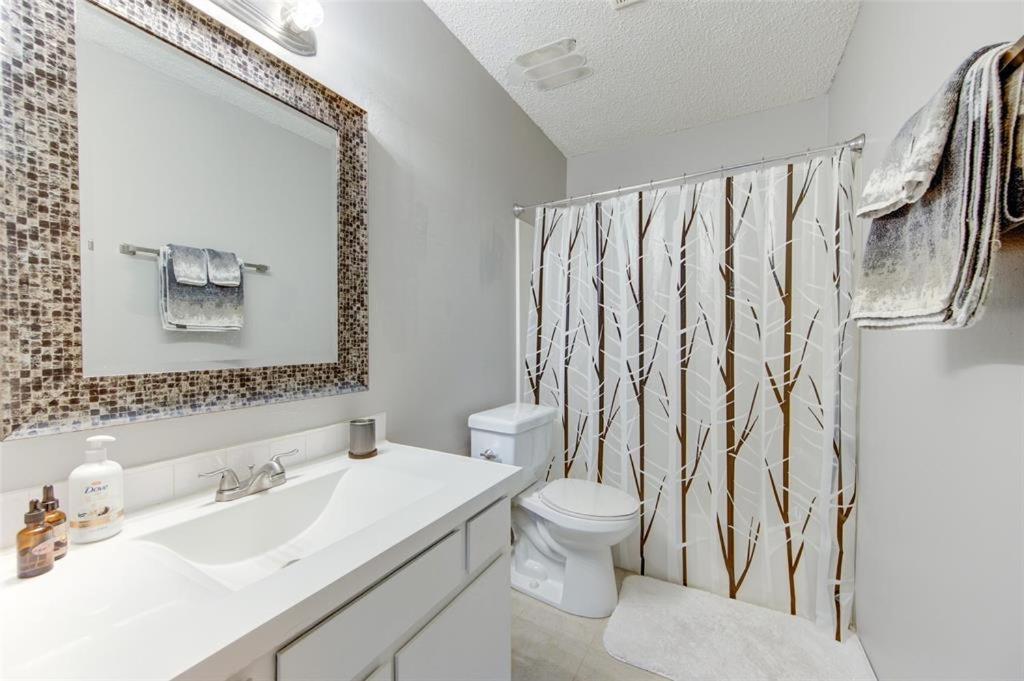 Single Cozy Heart Of Htx Guest house