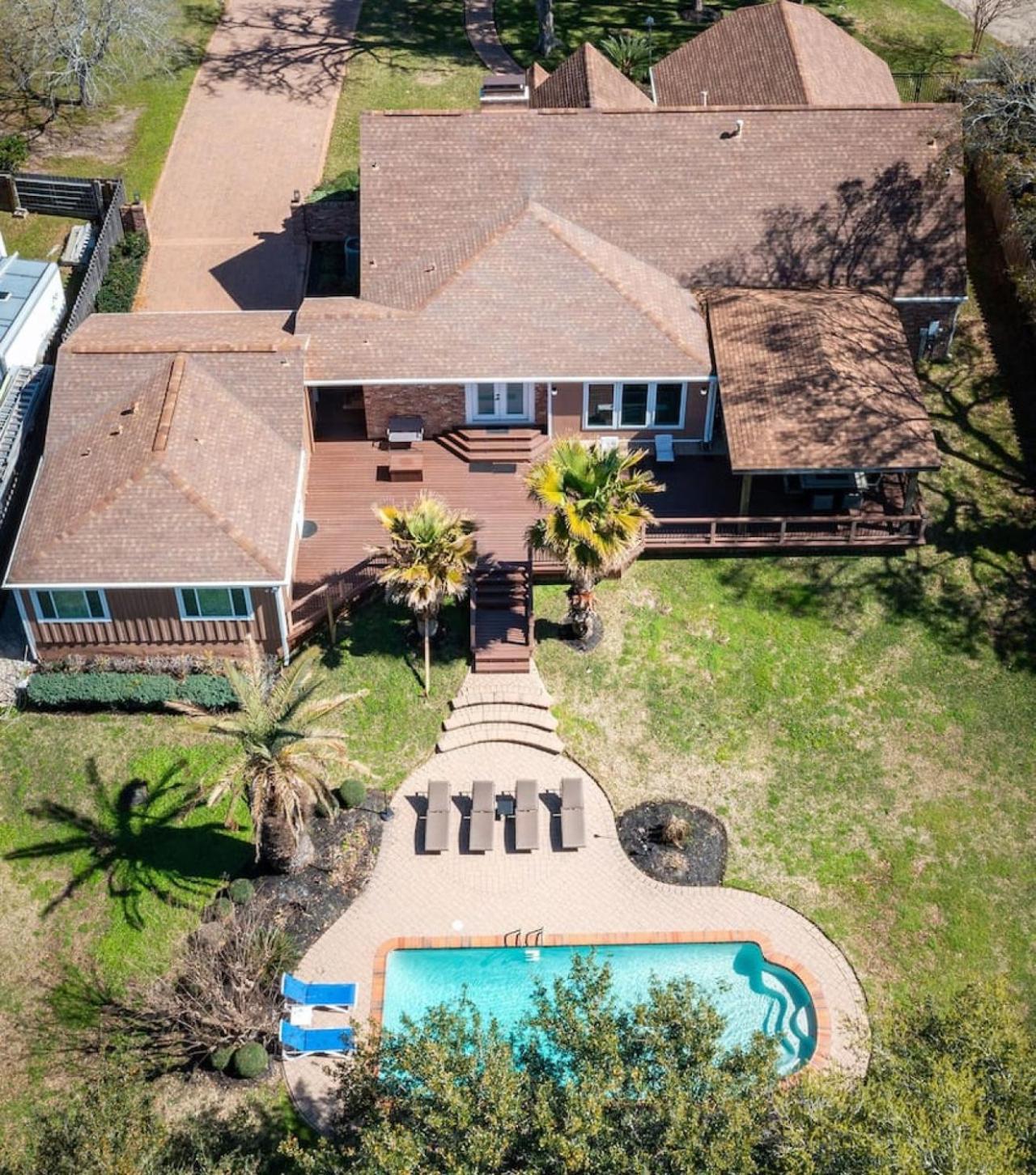 Bayfront Luxury Oasis W Pool Close To Nasa Kemah Holiday home