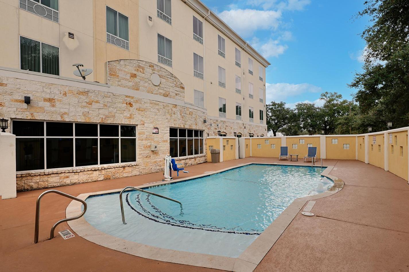 Hotel Express & Northwest-brookhollow By Ihg Houston