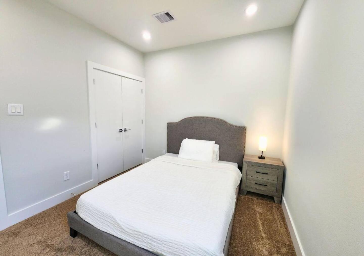 Modern & Affordable Holiday home *