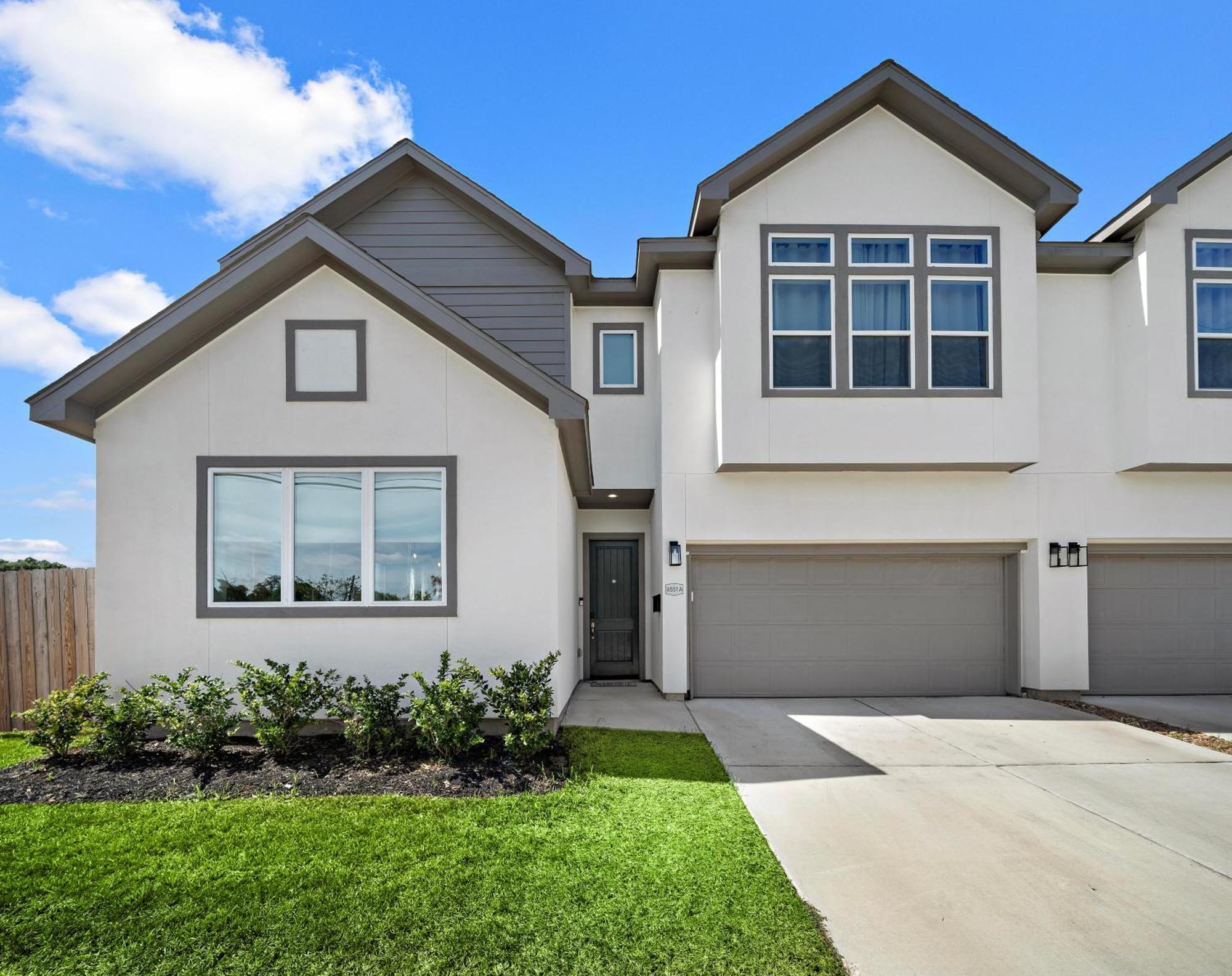 Luxury Near Med Center, Uptown & Downtown *