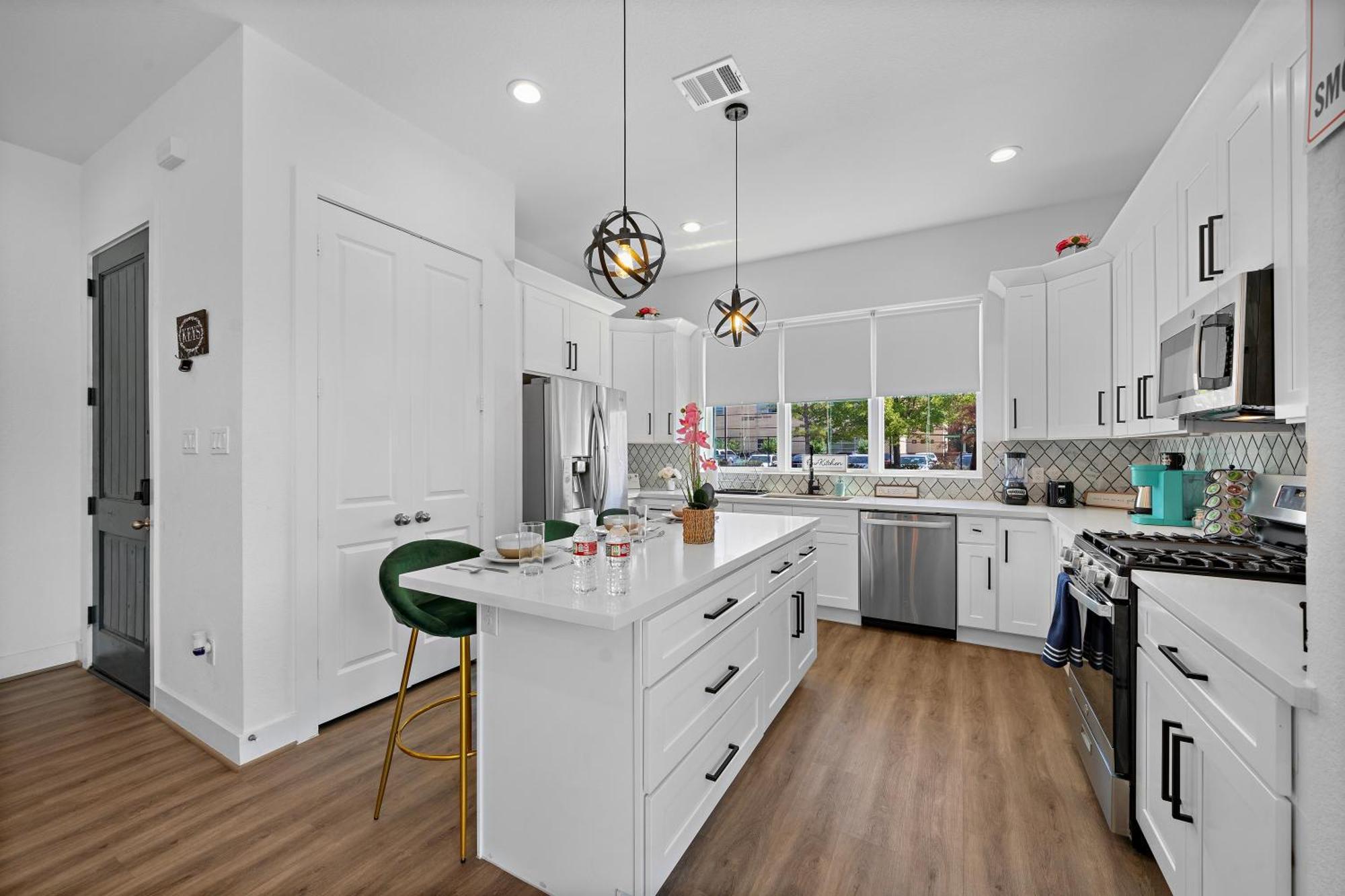 Luxury Near Med Center, Uptown & Downtown Holiday home