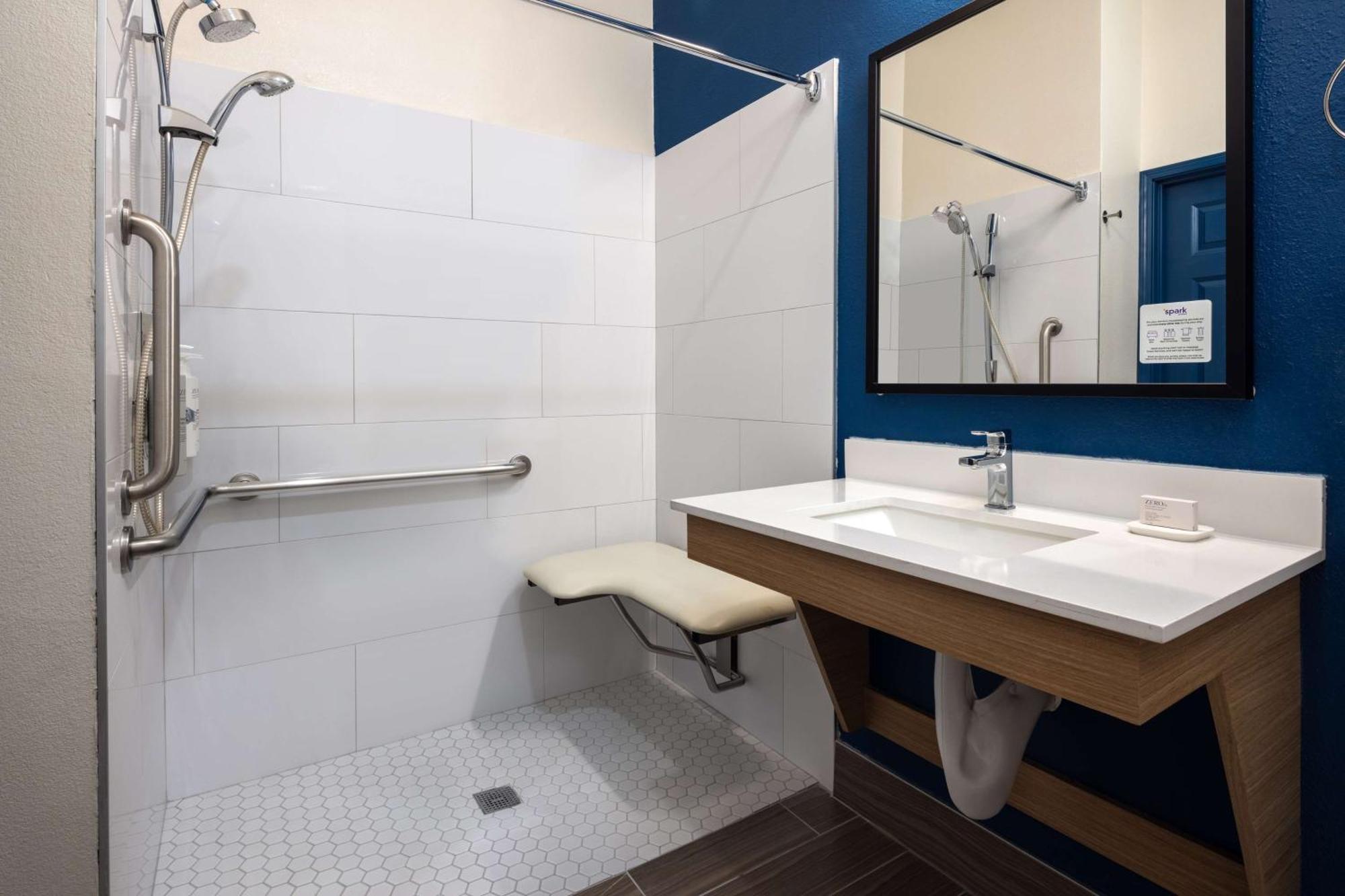 Spark By Hilton West Clay Road Hotel 3*