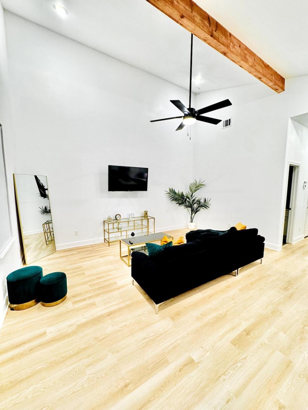 Holiday home New Build! 3bed Med Center - 10 Min To Downtown *
