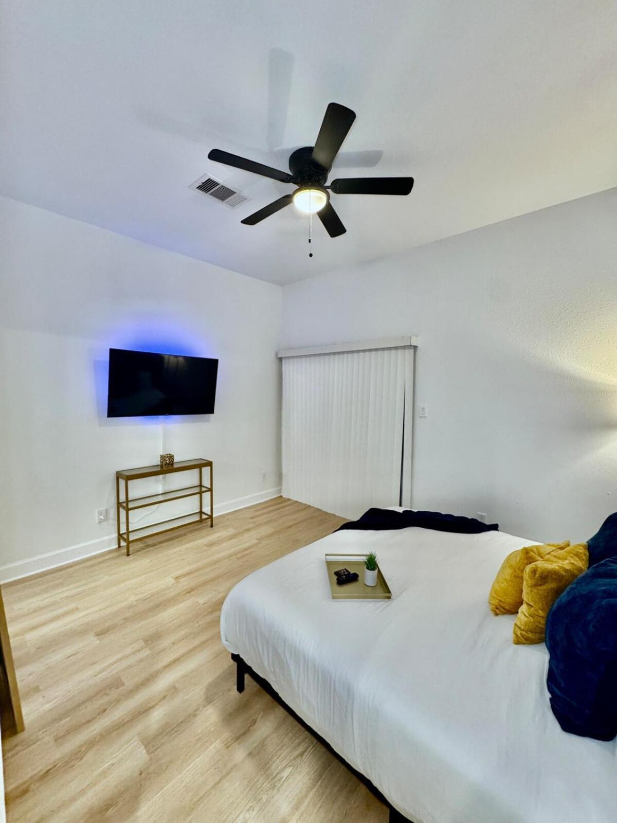 New Build! 3bed Med Center - 10 Min To Downtown Holiday home